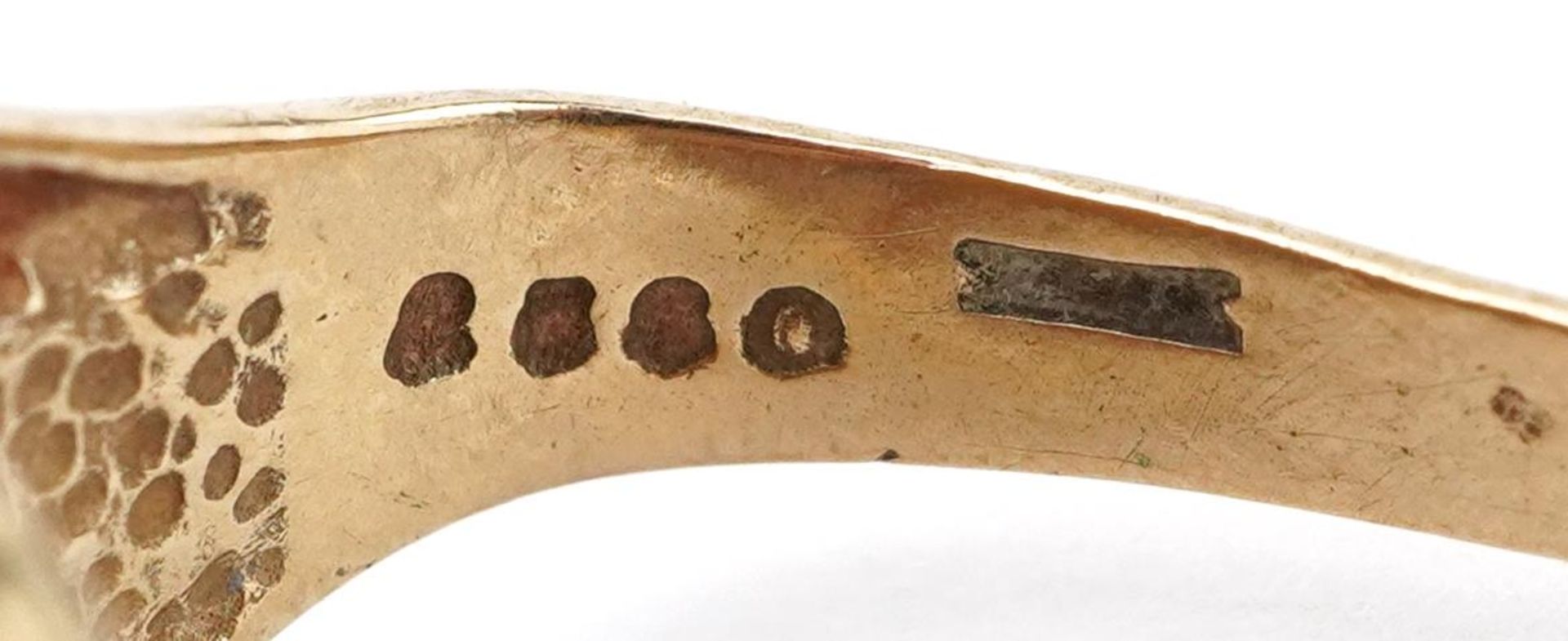 Broken 9ct gold tiger's eye signet ring, 4.5g - Image 4 of 5
