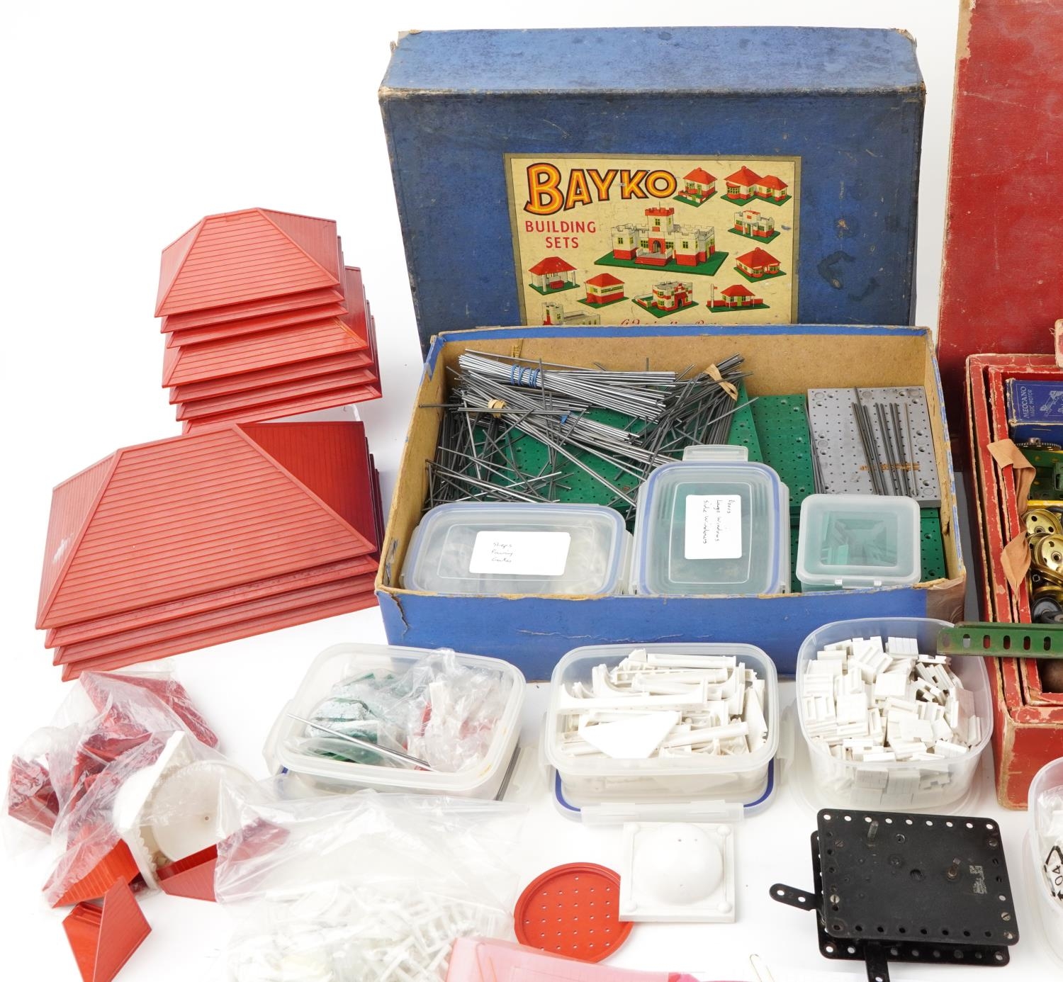 Large collection of vintage Meccano and Bayko construction toys including Bayko No 3 Building set, - Image 2 of 5