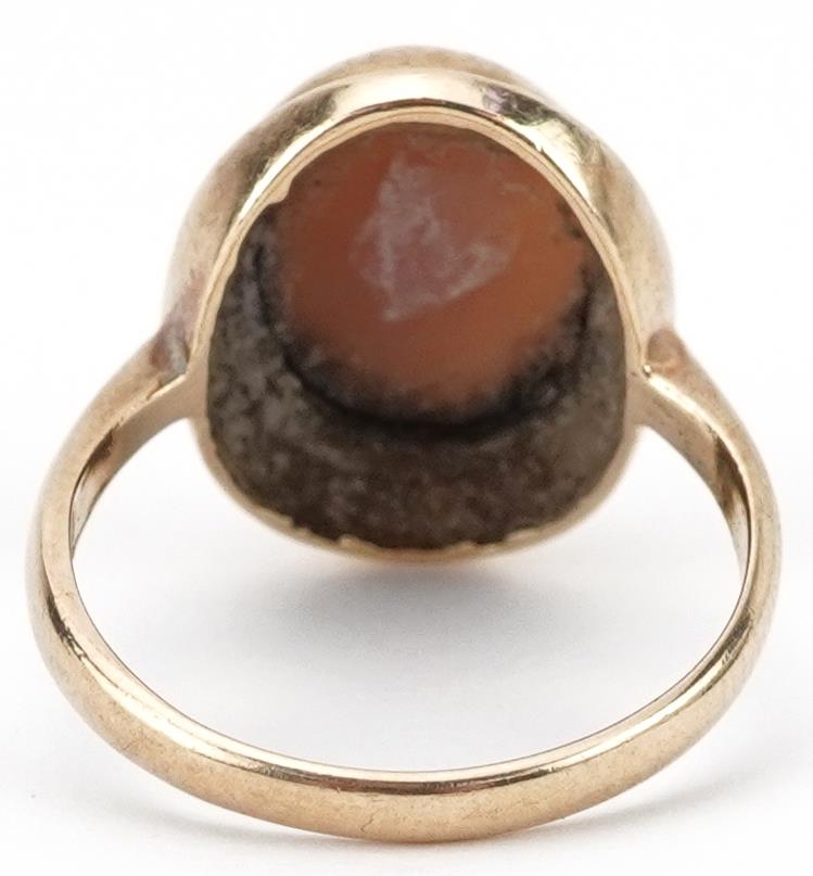 9ct gold cameo shell ring carved with a maiden head, size L/M, 3.1g - Image 2 of 4