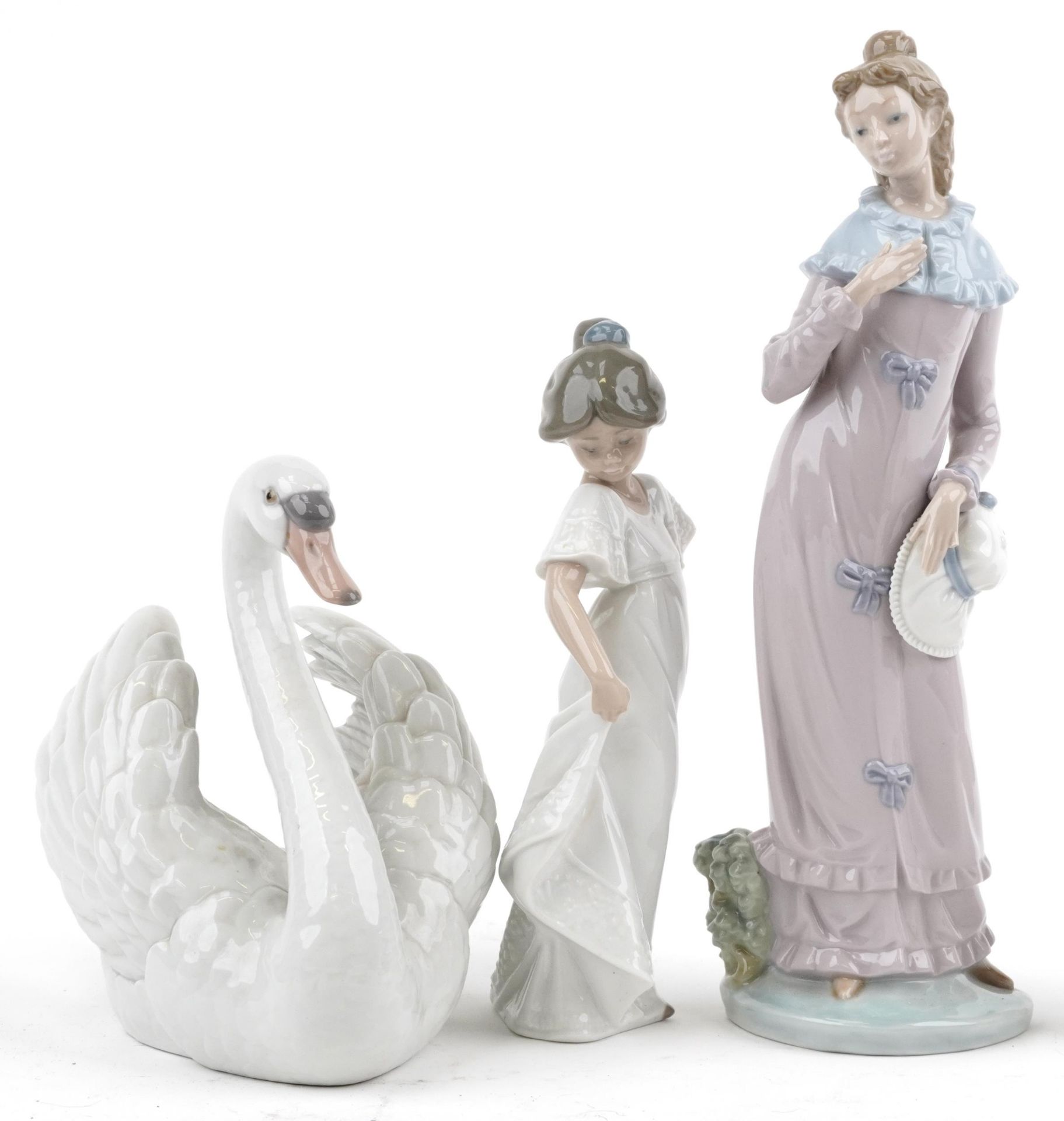 Seven collectable figures and animals including Royal Copenhagen robin, Lladro dogs and Lladro swan, - Bild 2 aus 4