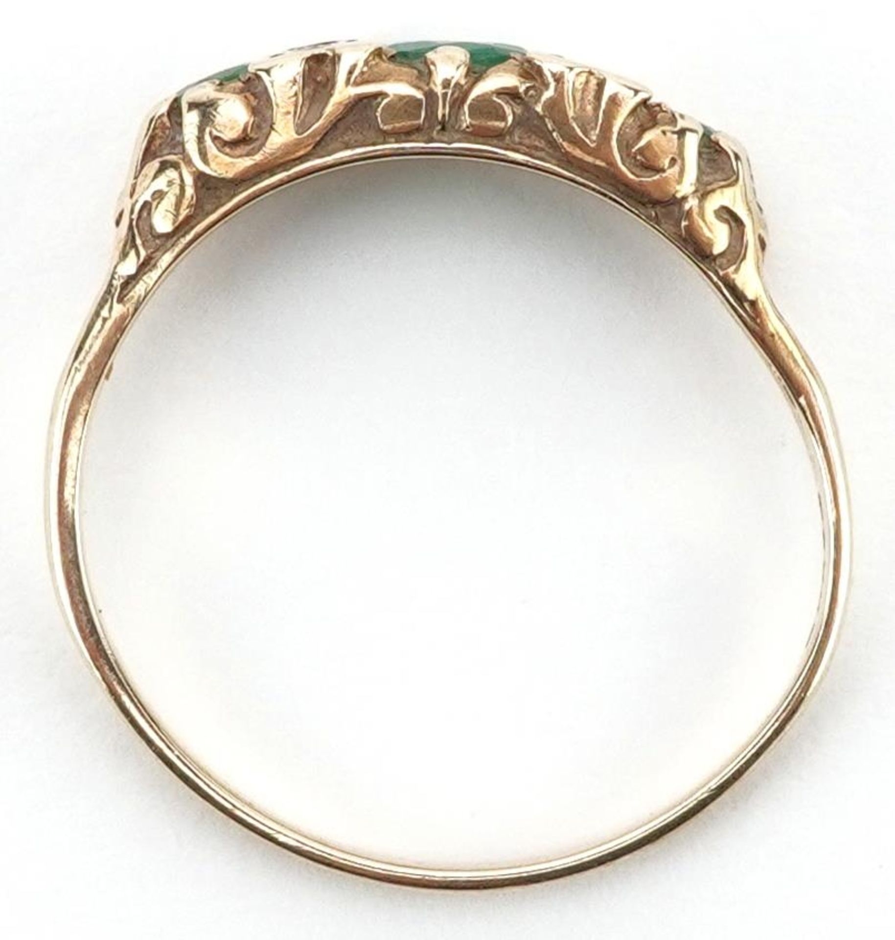 9ct gold emerald and diamond seven stone ring, the largest emerald approximately 4.10mm in diameter, - Bild 3 aus 5