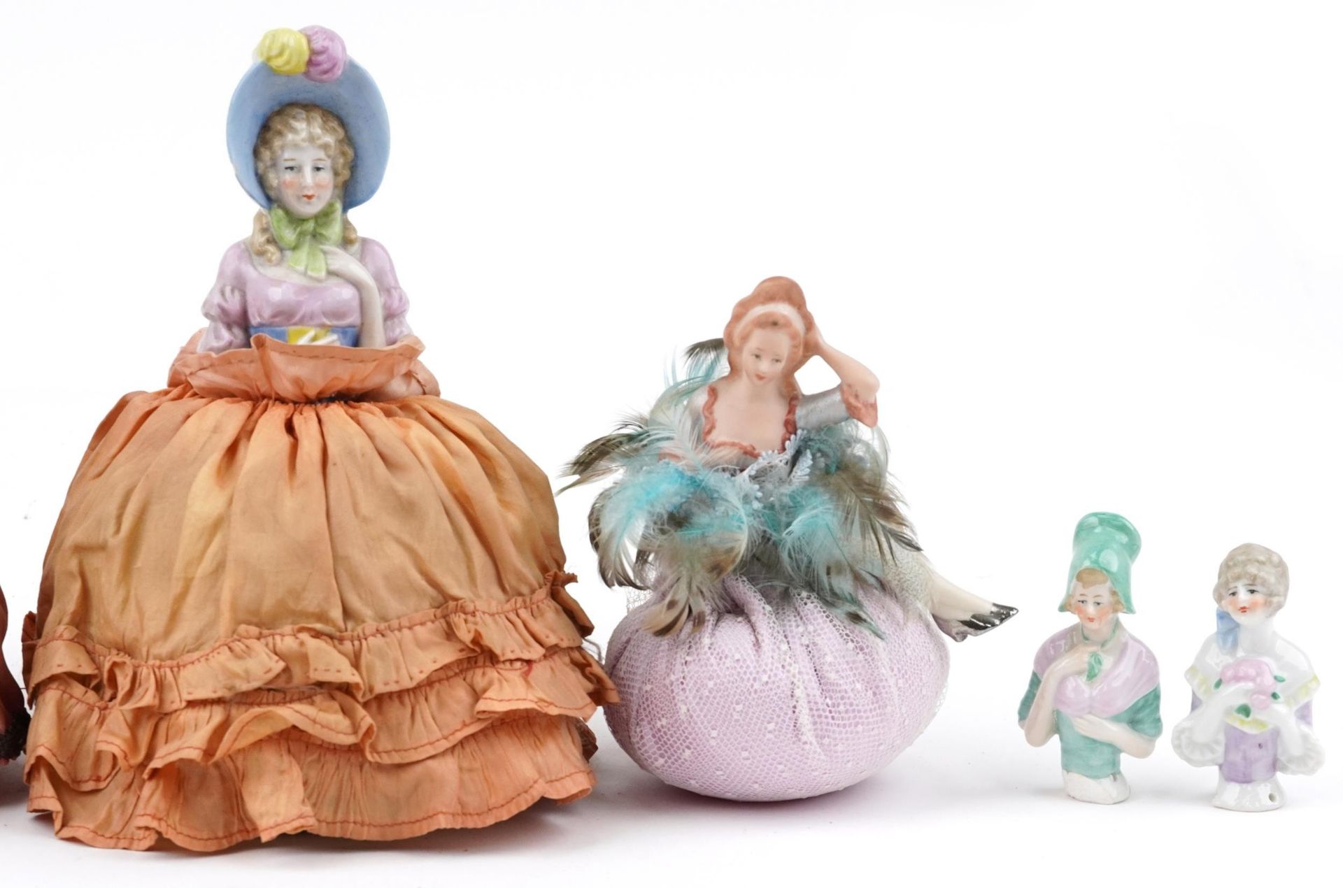 19th century and later half pin dolls including three pin cushions, the largest 21cm high - Bild 3 aus 5