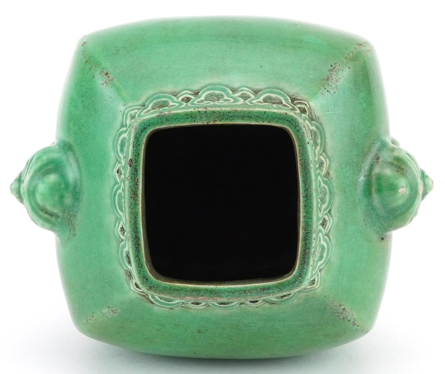 Chinese porcelain green glazed four footed vase with animalia ring turned handles and ruyi head - Image 5 of 7