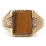 Broken 9ct gold tiger's eye signet ring, 4.5g