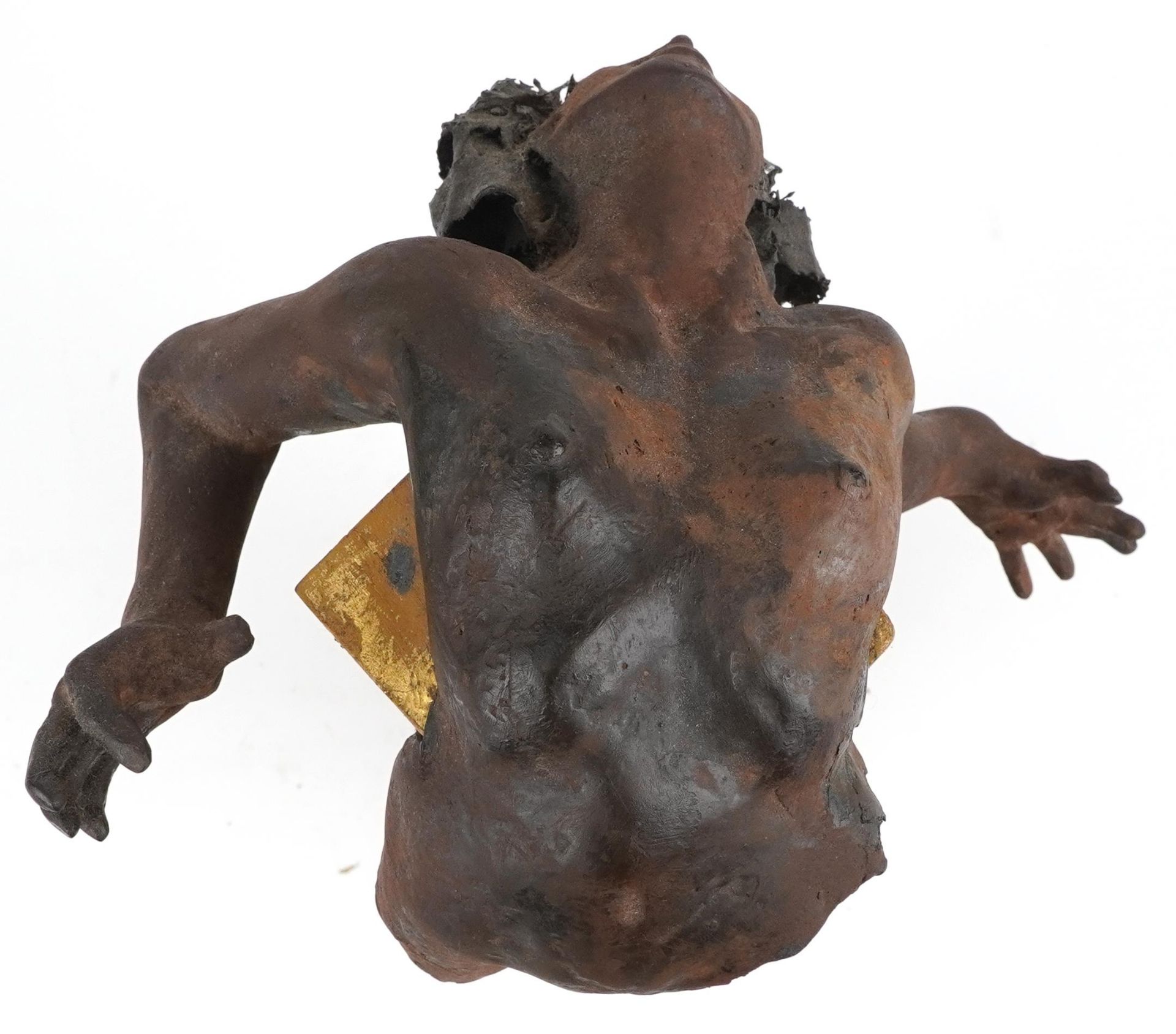 Neil Wilkinson, contemporary Brutalist iron resin and fibreglass sculpture of a nude female with - Bild 3 aus 4