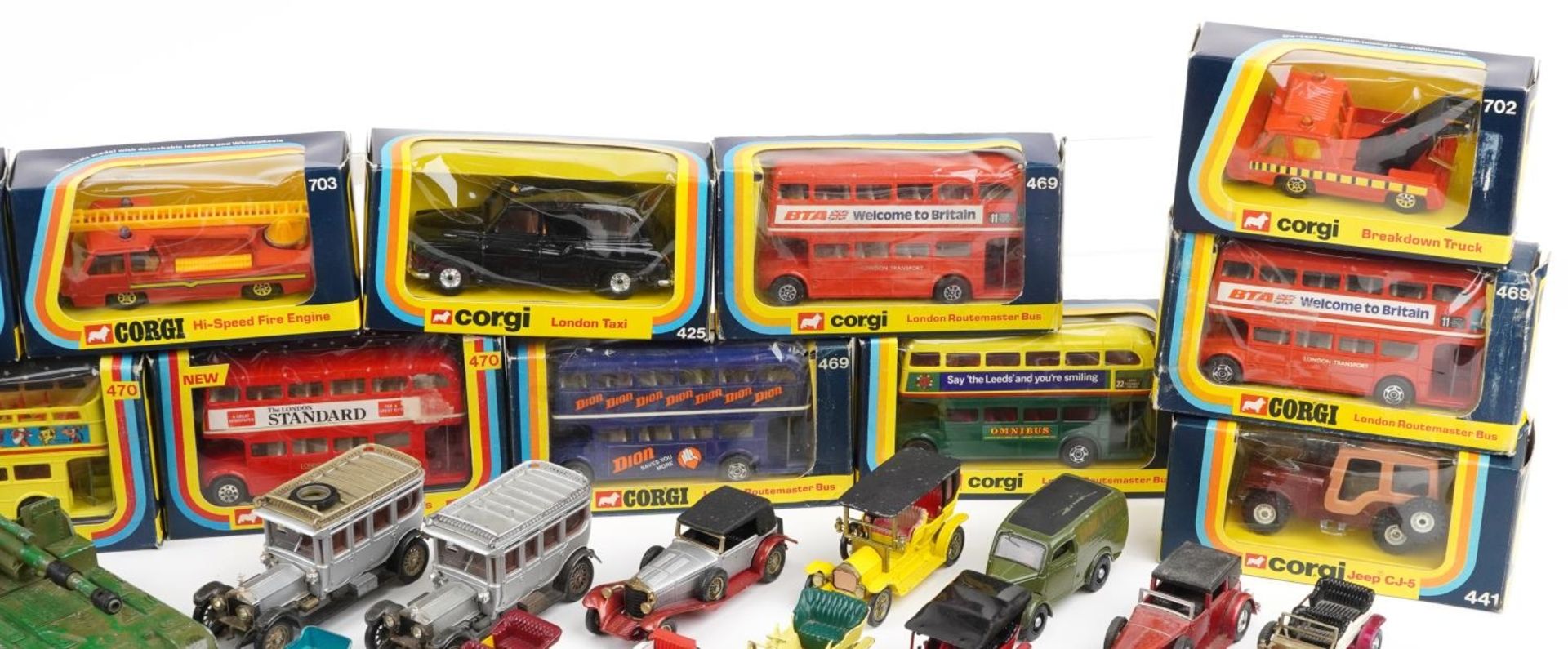 Vintage and later diecast vehicles, some with boxes including Corgi advertising and Dinky army - Bild 3 aus 5
