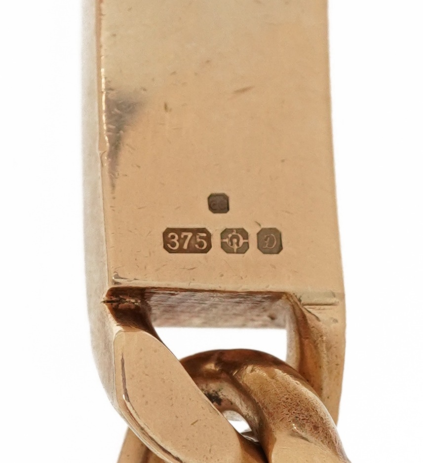 Heavy 9ct gold gentlemen's unengraved curb link identity bracelet housed in a Carlo Jewellers Hatton - Image 4 of 6