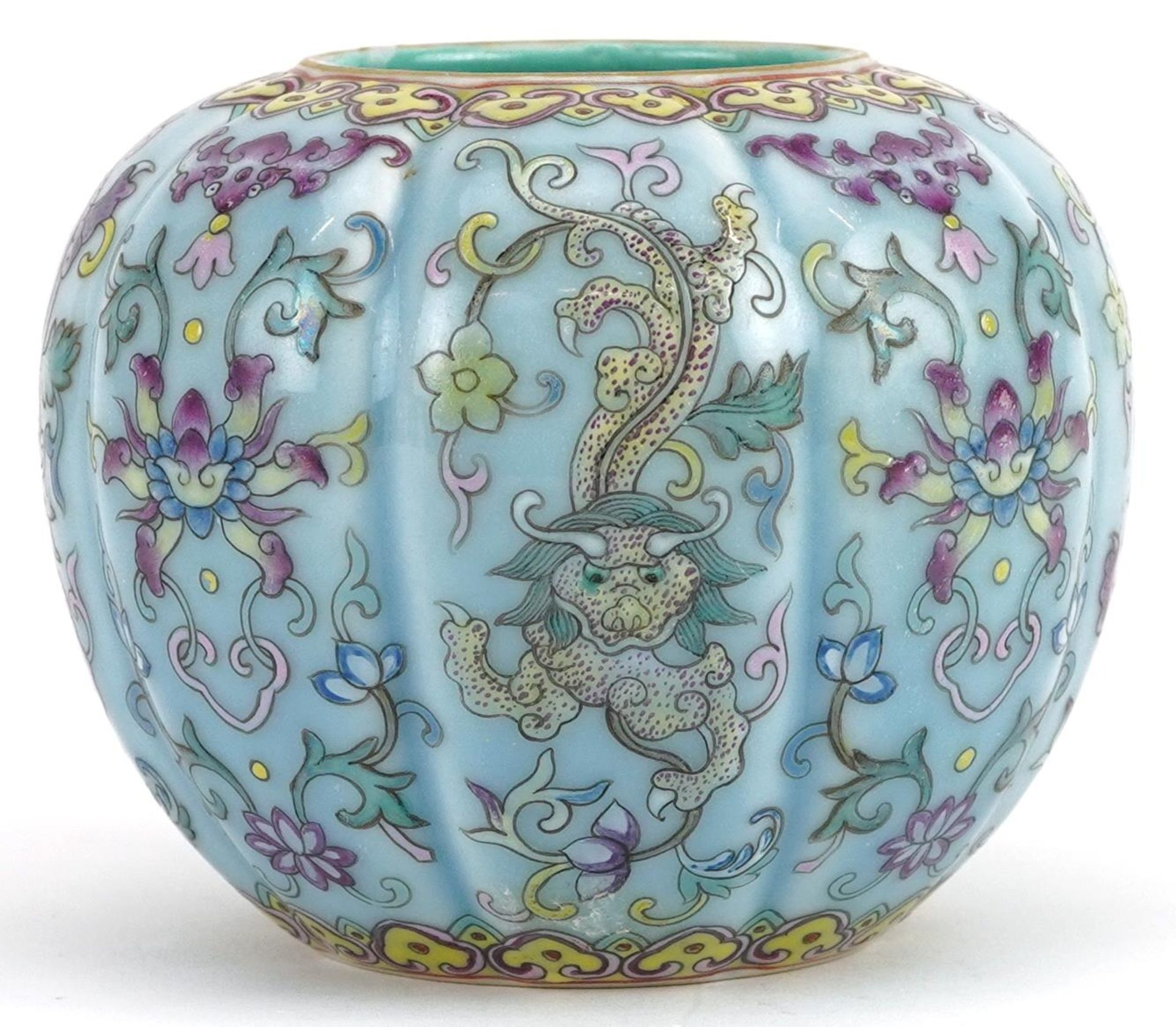 Chinese porcelain purple and turquoise ground vase hand painted in the famille rose palette with - Bild 3 aus 7