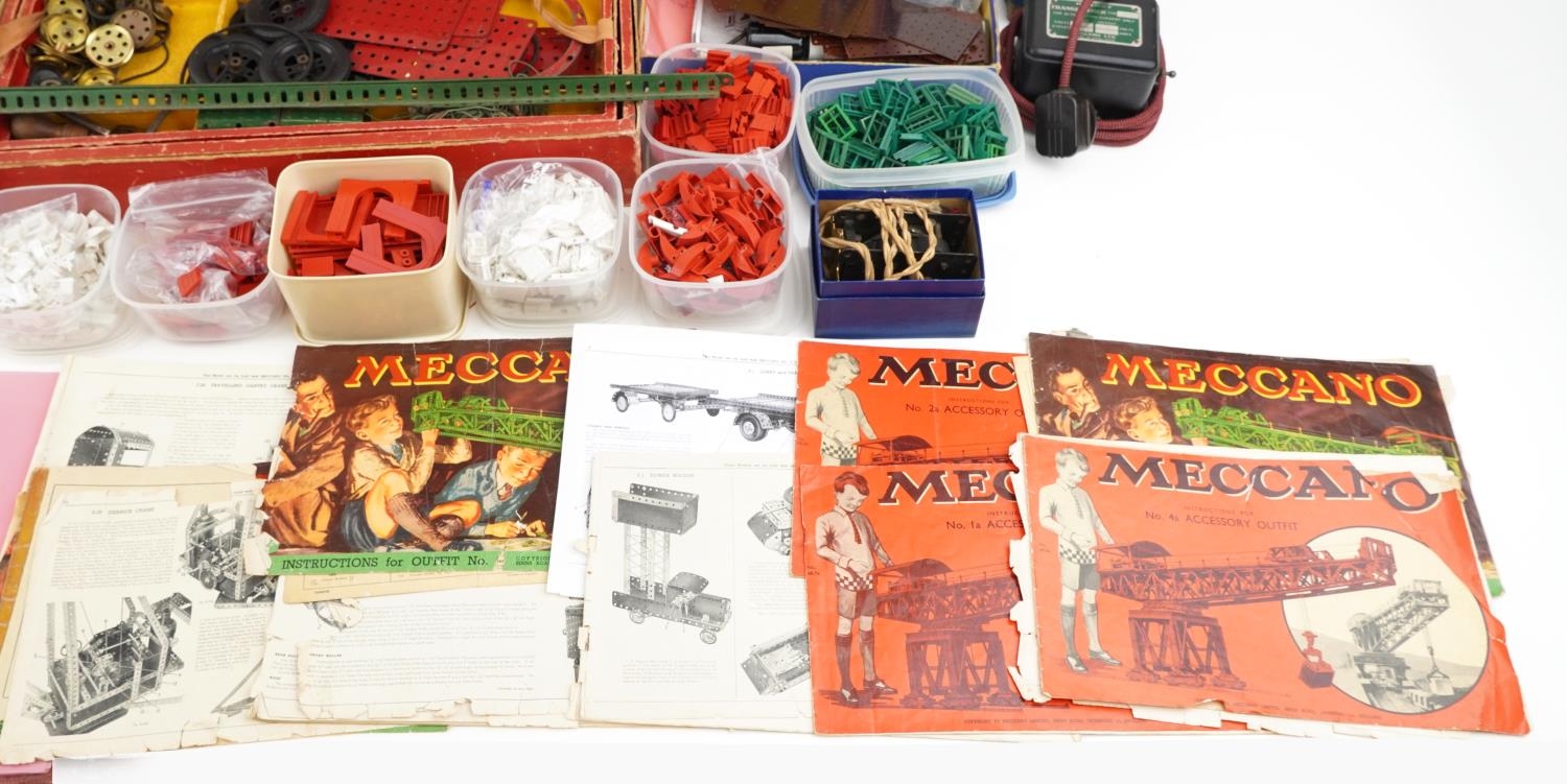 Large collection of vintage Meccano and Bayko construction toys including Bayko No 3 Building set, - Image 5 of 5