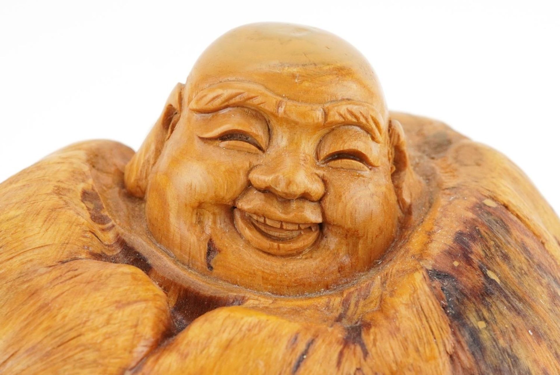 Chinese root wood carving of a happy Buddha, 15cm high - Image 2 of 8