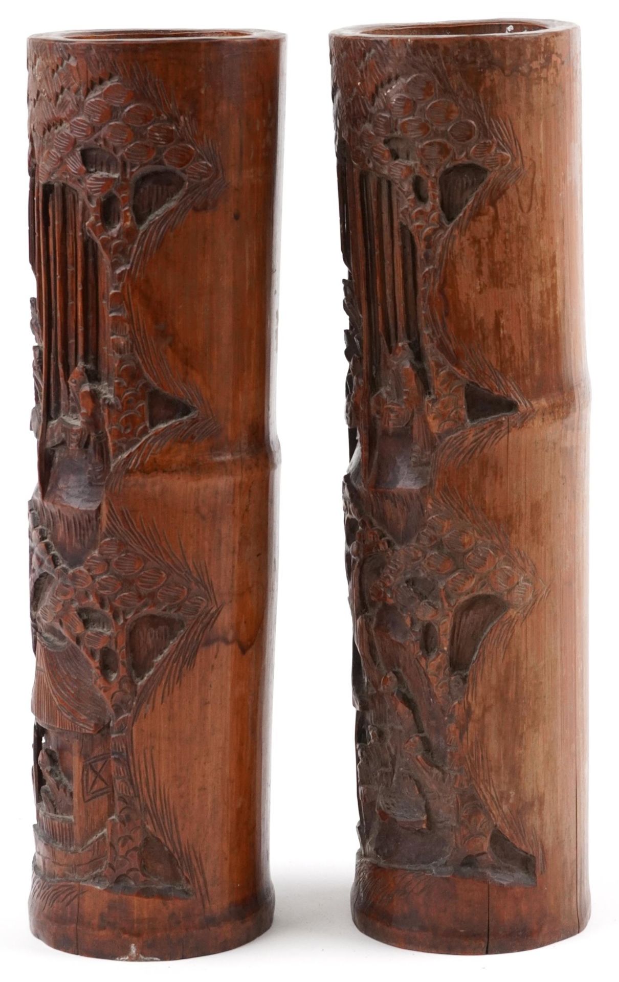 Pair of Chinese cylindrical bamboo vases carved with figures amongst trees and pavilions, each - Bild 2 aus 7