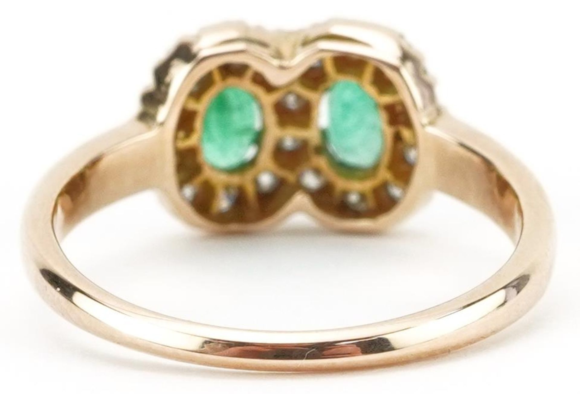 Unmarked gold emerald and diamond Toi et Moi ring, each emerald approximately 5.10mm x 3.10mm x 2. - Image 2 of 3
