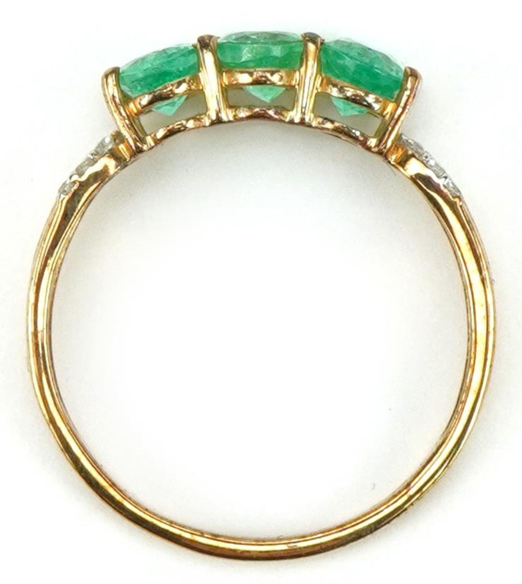 9ct gold emerald three stone ring with white spinel set shoulders, size N, 2.0g - Image 3 of 5