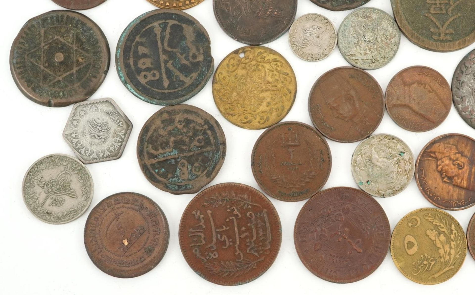 Antique and later Asian, Persian and African coinage including Japanese tenpo tsuho, tai-kuo - Bild 4 aus 10