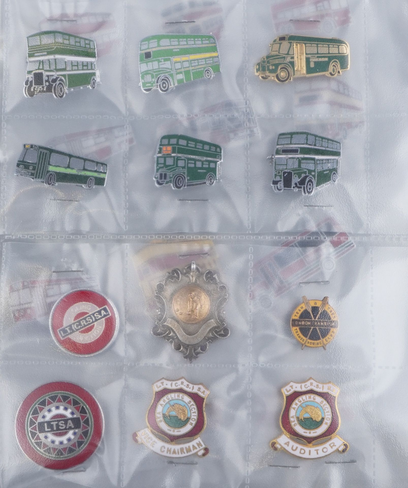 Large collection of automobilia and sporting interest badges and jewels, some arranged in an album - Bild 12 aus 14