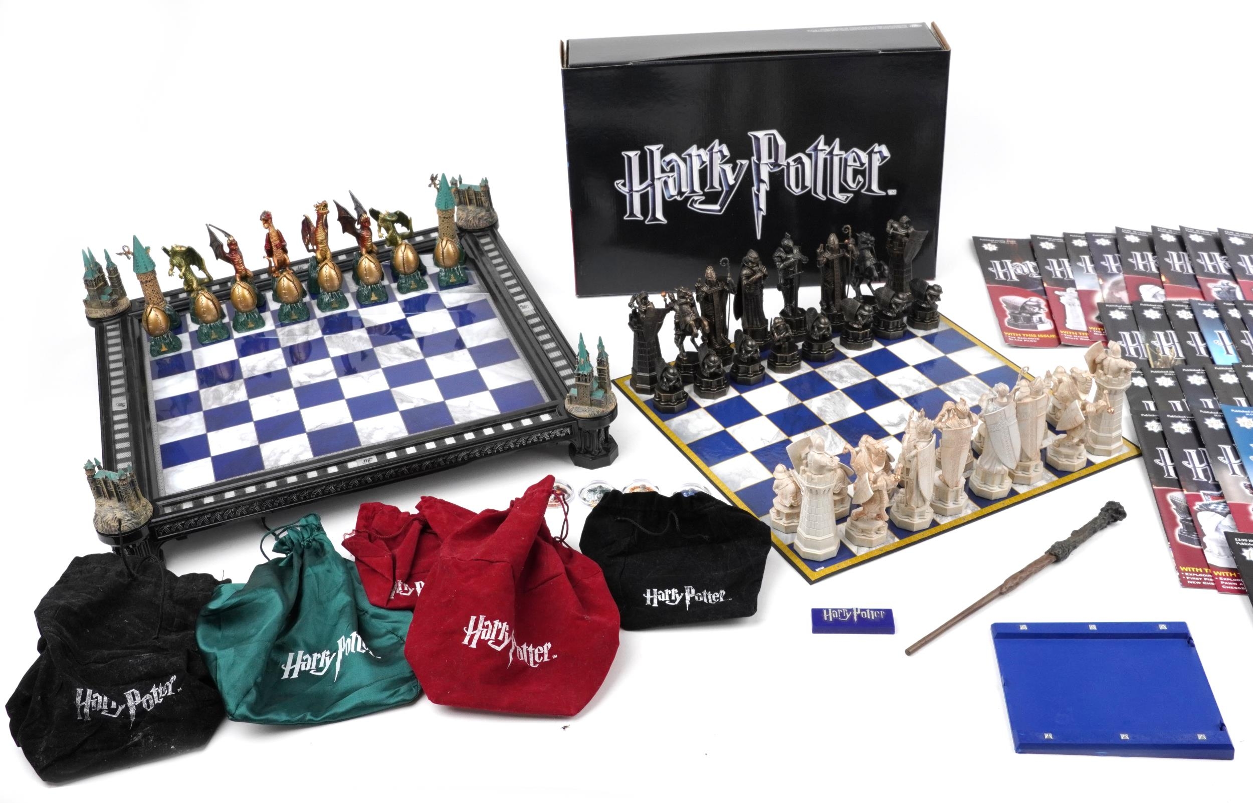 Harry Potter chess set with board and magazine published by D'Agostino 2007, the largest pieces - Image 2 of 9