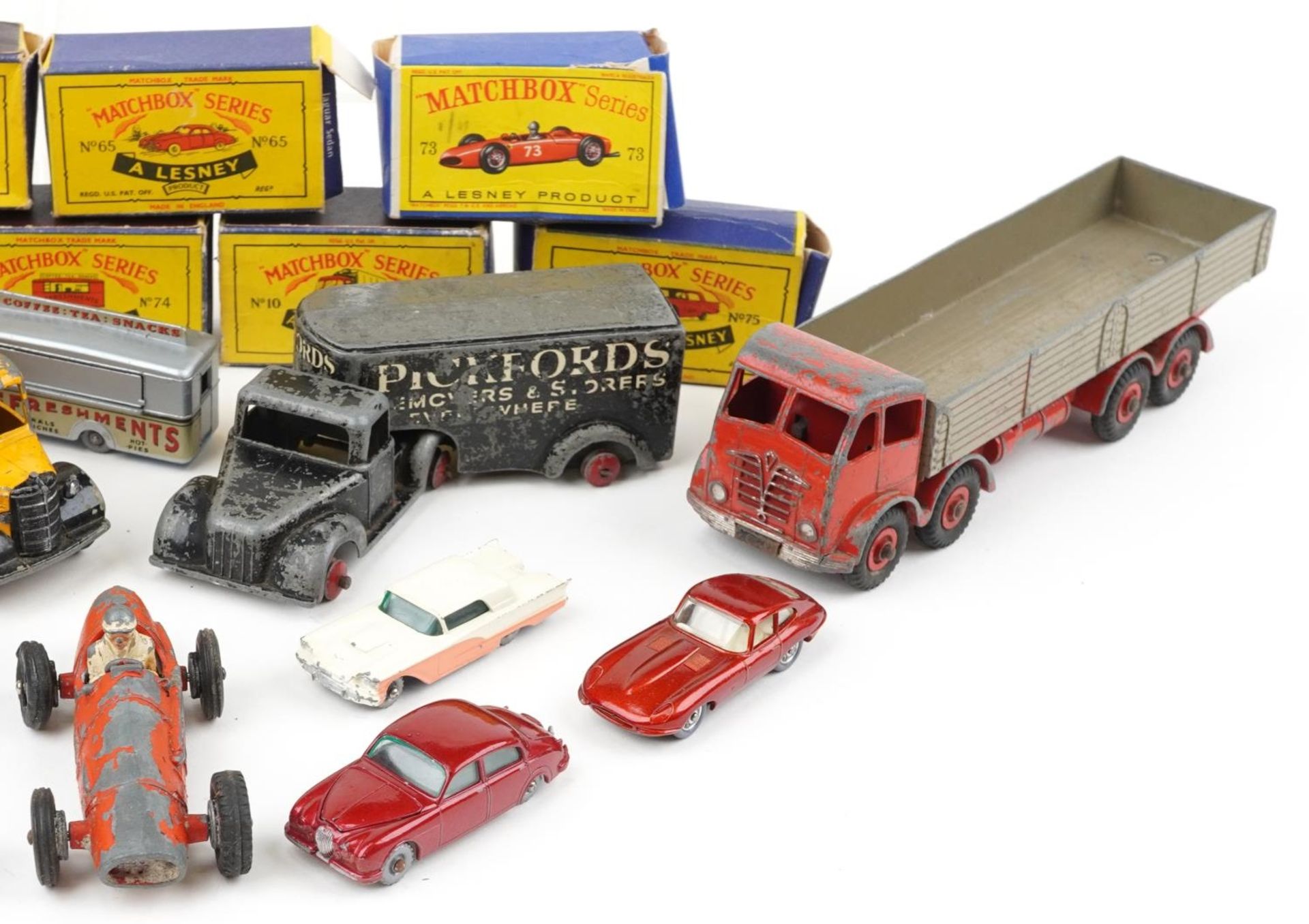 Vintage diecast vehicles, some with boxes, including Matchbox Series, Timpo Toys, Dinky Supertoys - Bild 3 aus 3