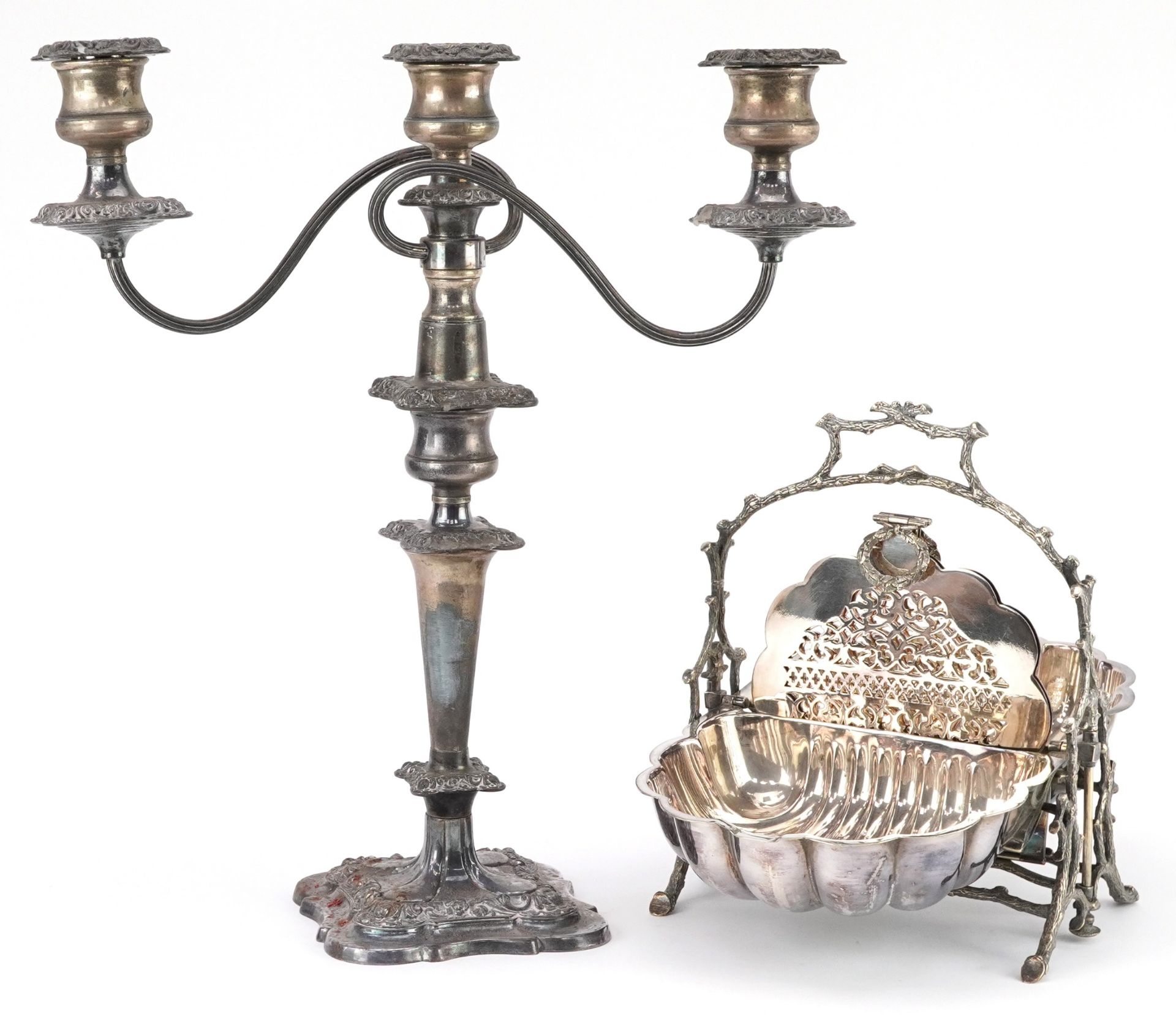 Mappin & Webb Princess silverplate warmer and a three branch silver plated candelabra, the largest - Bild 2 aus 7