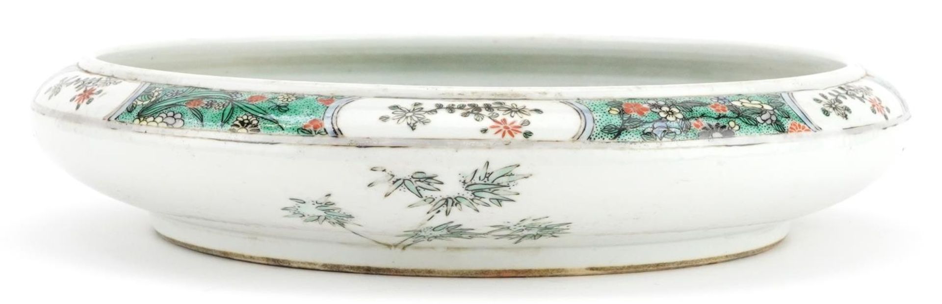 Chinese porcelain shallow bowl hand painted in the famille verte palette with empresses and children - Image 2 of 4