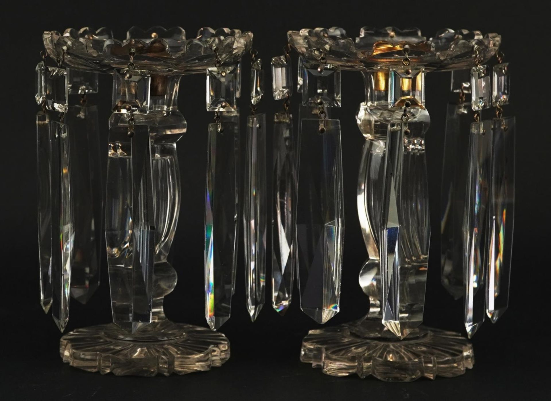Pair of Victorian cut glass lustre candlesticks with coloured glass drops, each 18cm high - Bild 2 aus 4