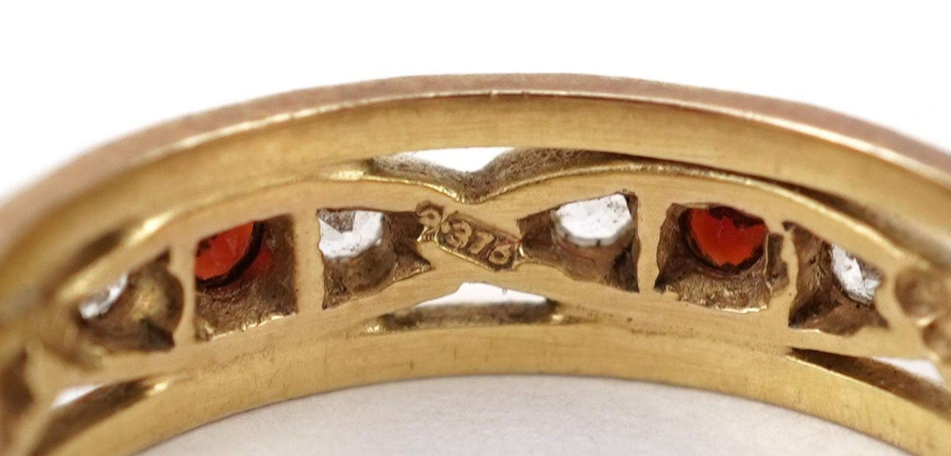 9ct gold garnet and clear stone eternity ring, size K, 2.5g - Bild 4 aus 5
