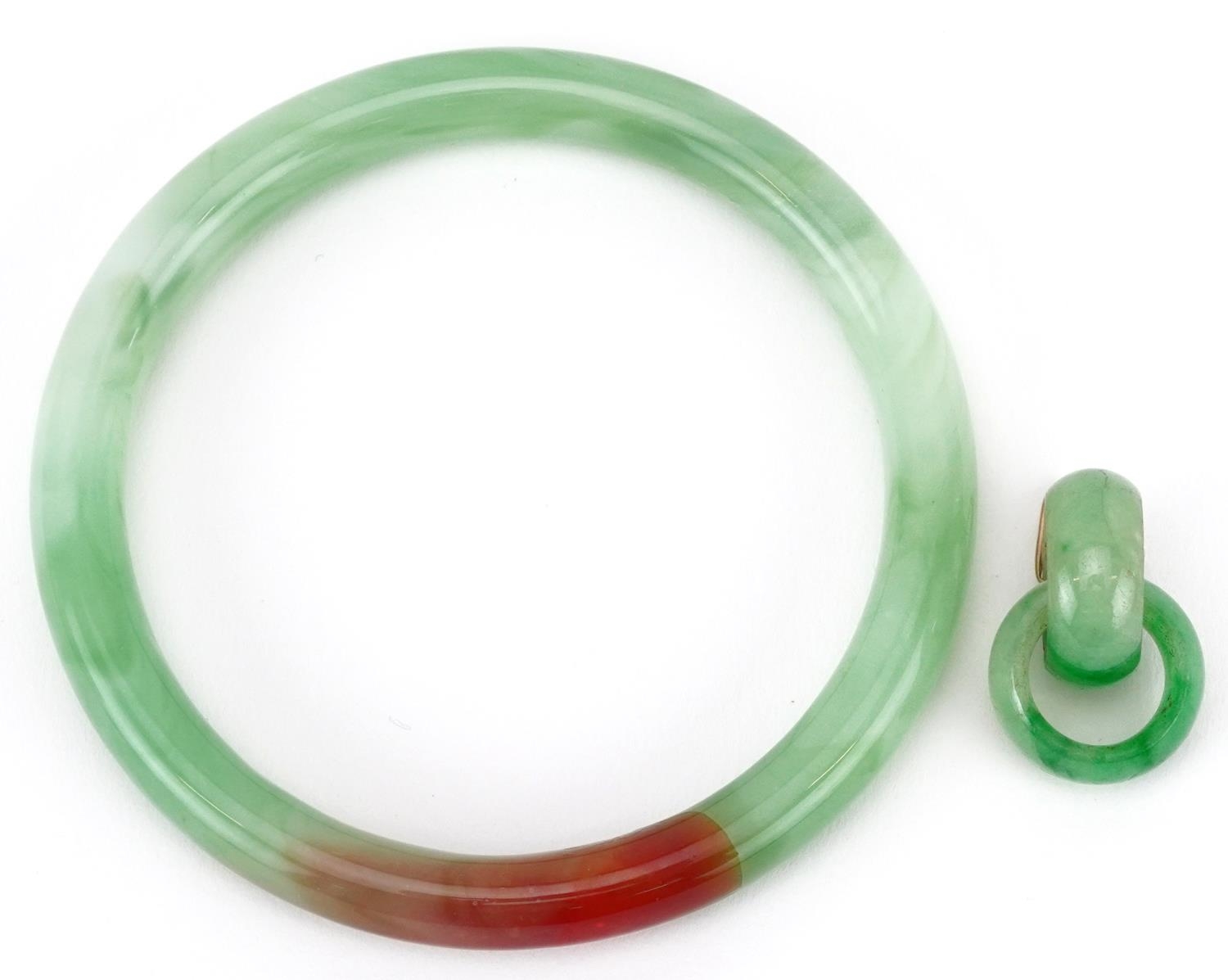 Chinese green jade bangle and pendant with unmarked gold mount, the bangle 8cm in diameter, total - Image 2 of 3