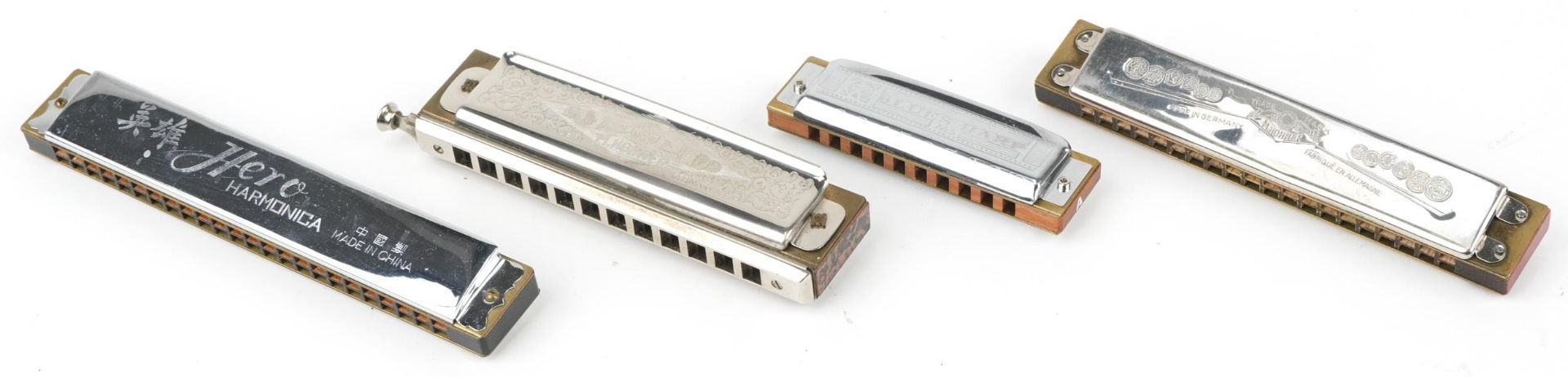 Four vintage and later harmonicas with cases comprising Hero, Blues Harp and two M Hohners - Bild 4 aus 5