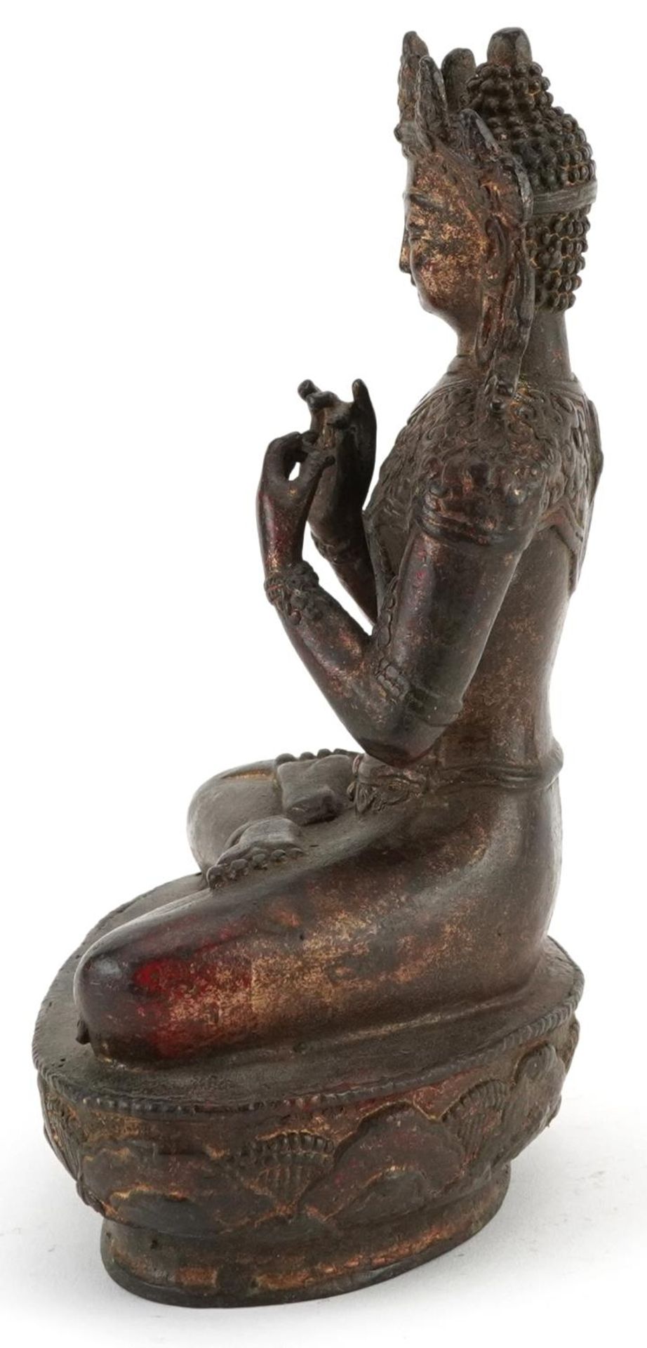 Chino Tibetan gilt bronze figure of seated Buddha, 20.5cm high - Bild 3 aus 7