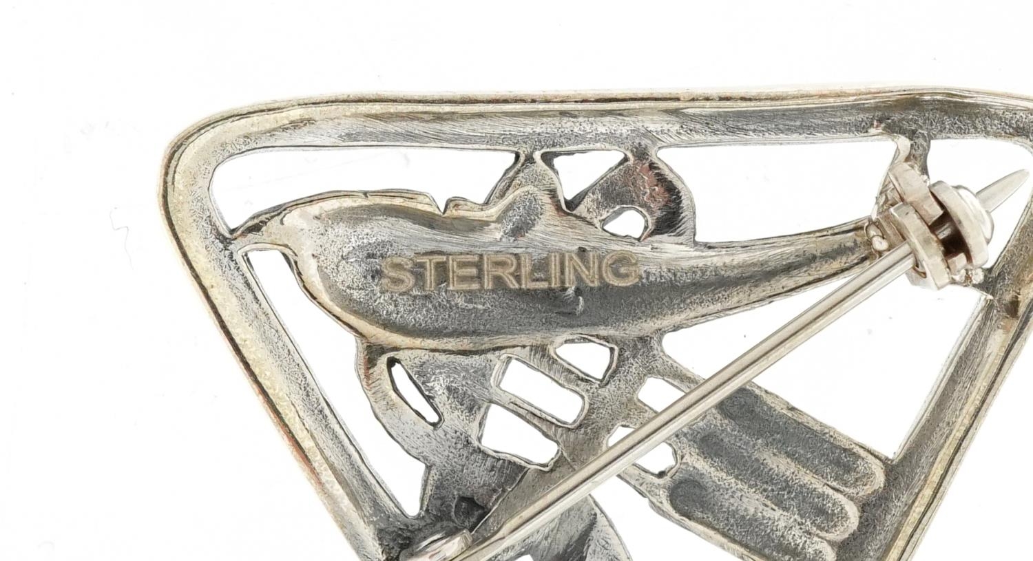 Modernist sterling silver brooch in the form of a dolphin, 3cm high, 6.2g - Image 3 of 3