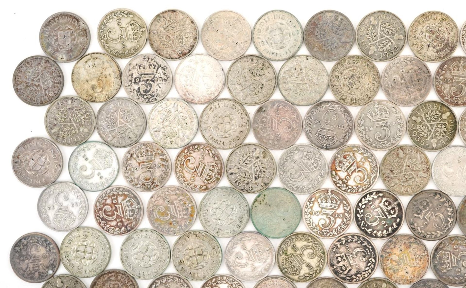 Large collection of Victorian and later threepenny bits, some silver, 260g - Bild 2 aus 7