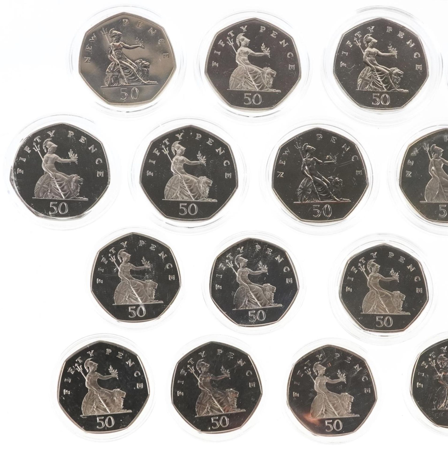 Twenty one Elizabeth II fifty pence pieces, predominantly proofs, various dates - Bild 2 aus 6