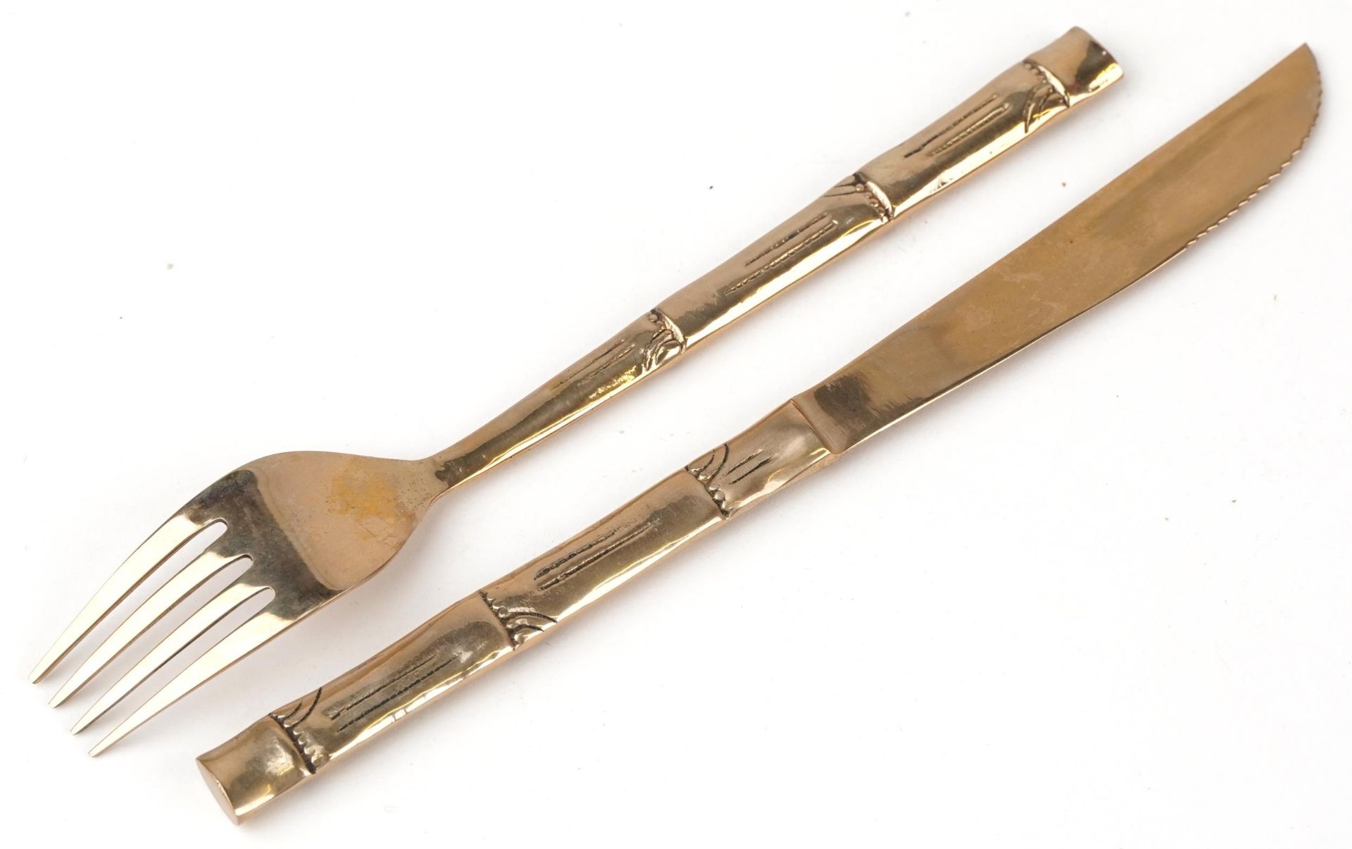Thai twelve place canteen of bronze cutlery with simulated bamboo handles, the canteen 46cm wide - Bild 7 aus 9