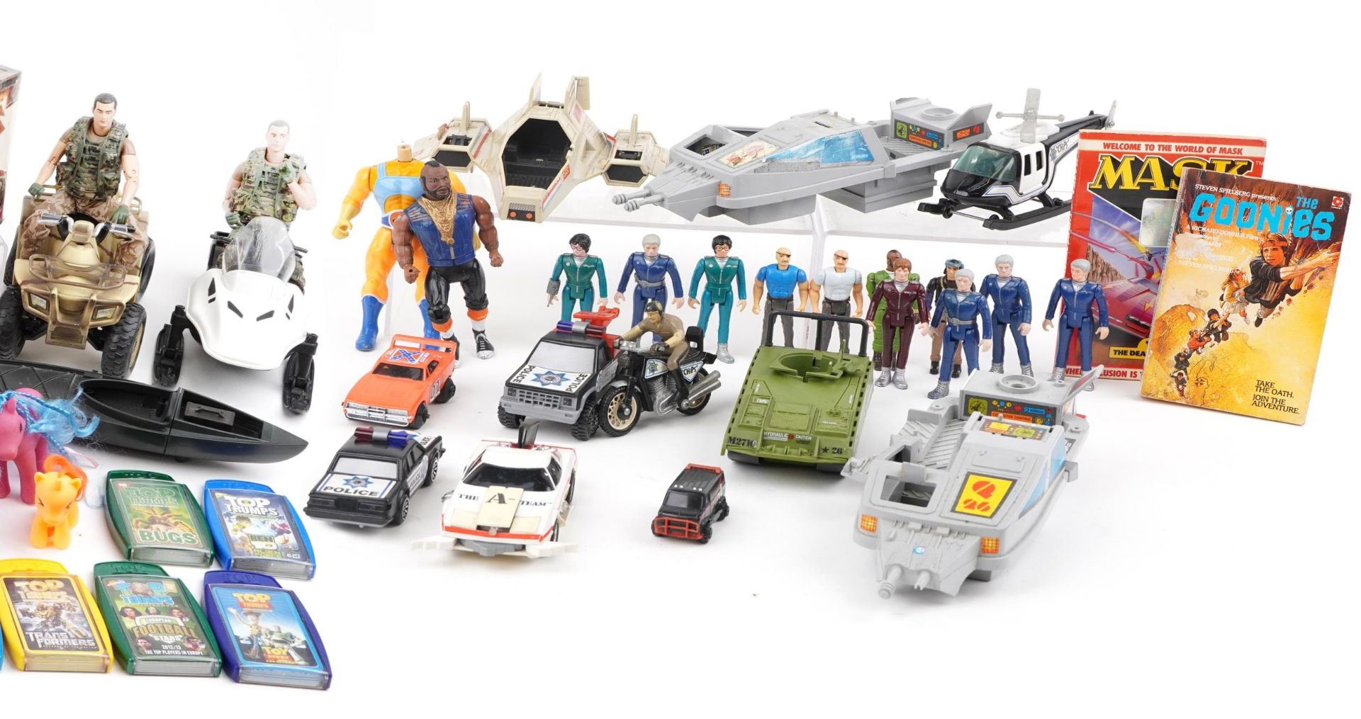 Vintage and later toys and related including My Little Ponies, Thunderbirds, Action Hover Port by - Bild 6 aus 6