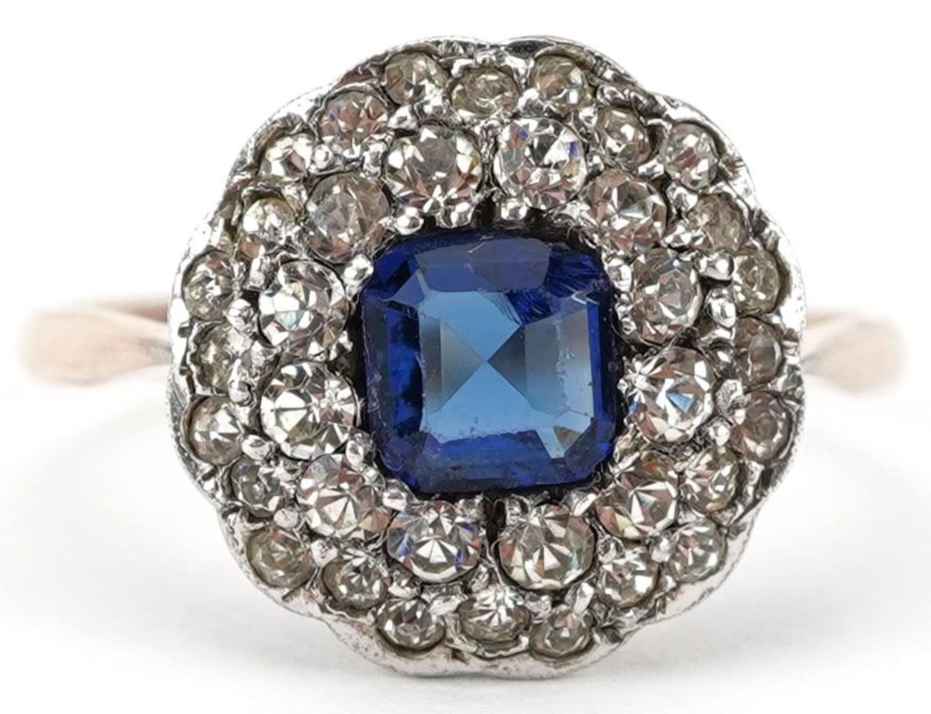 Art Deco 9ct gold on silver blue and white paste cluster ring, size T, 4.2g