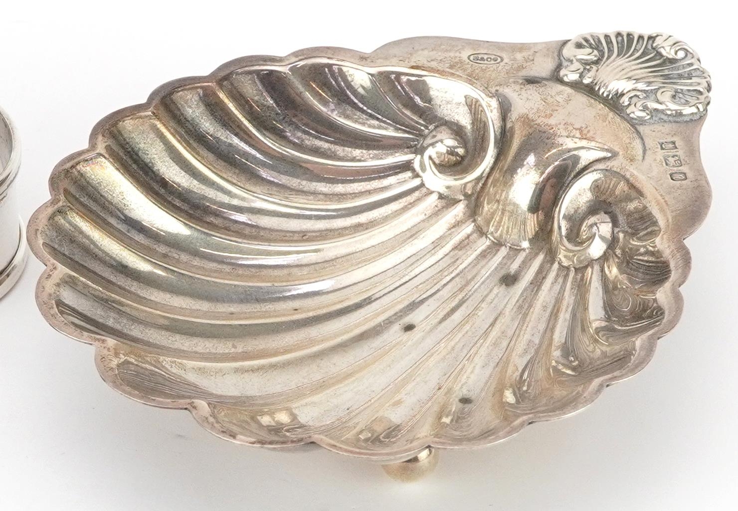 Edwardian and later silver objects comprising five napkin rings, butter knife and shell shaped - Image 3 of 8