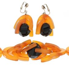 Art Deco Bakelite necklace and matching earrings, the necklace 46cm in length, total 155.0g