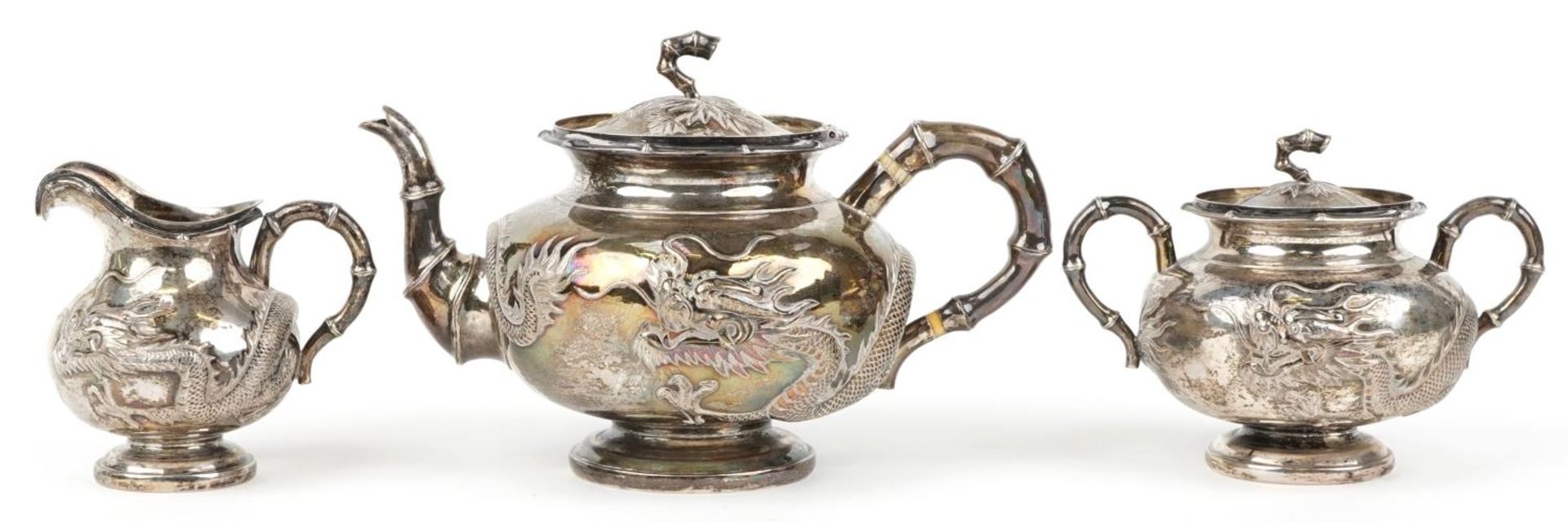 Chinese export silver and three piece tea service having simulated bamboo handles embossed with - Bild 2 aus 8