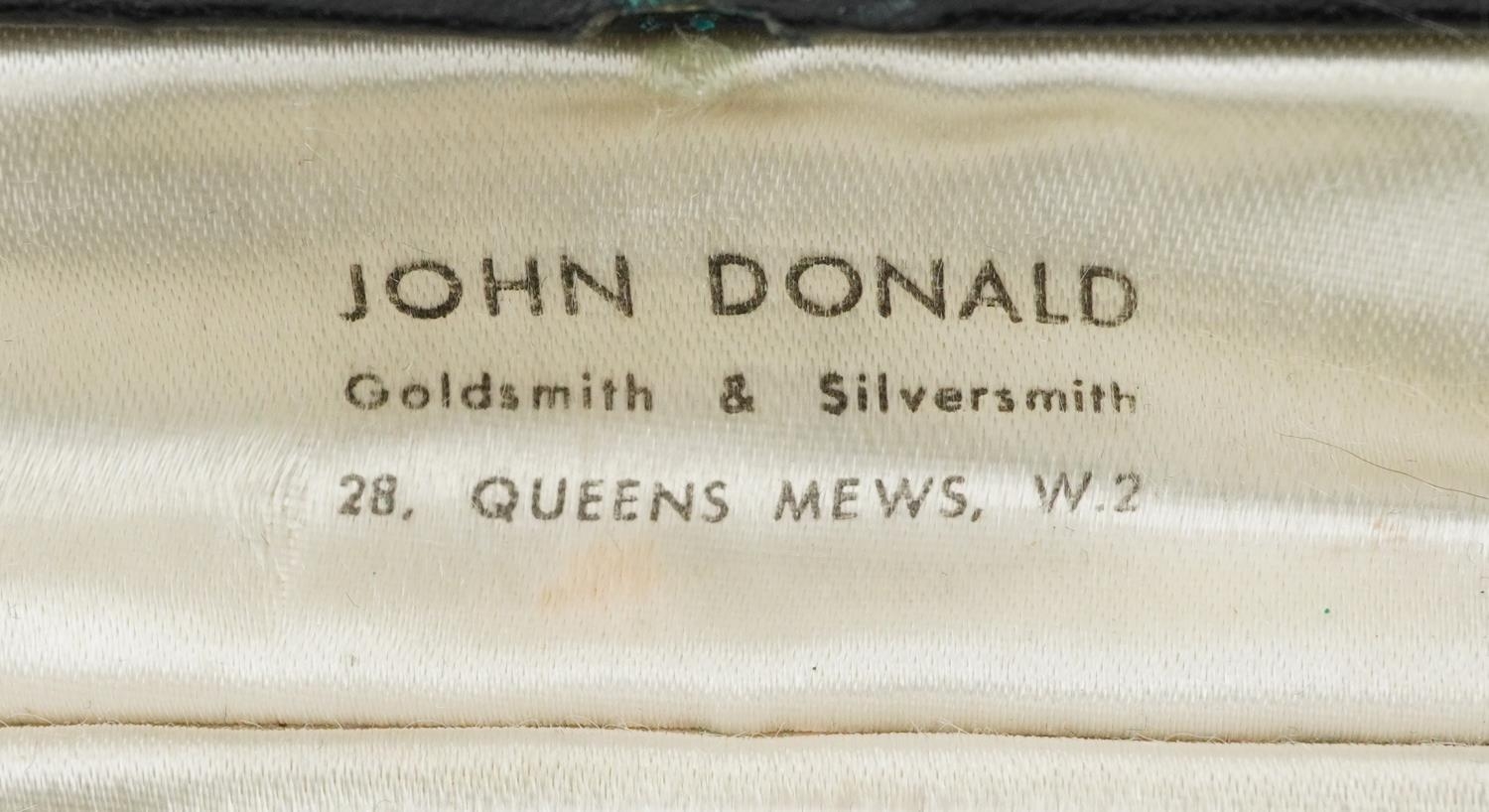 John Donald Goldsmith & Silversmiths London jeweller's bracelet box, 21cm in length - Image 3 of 4