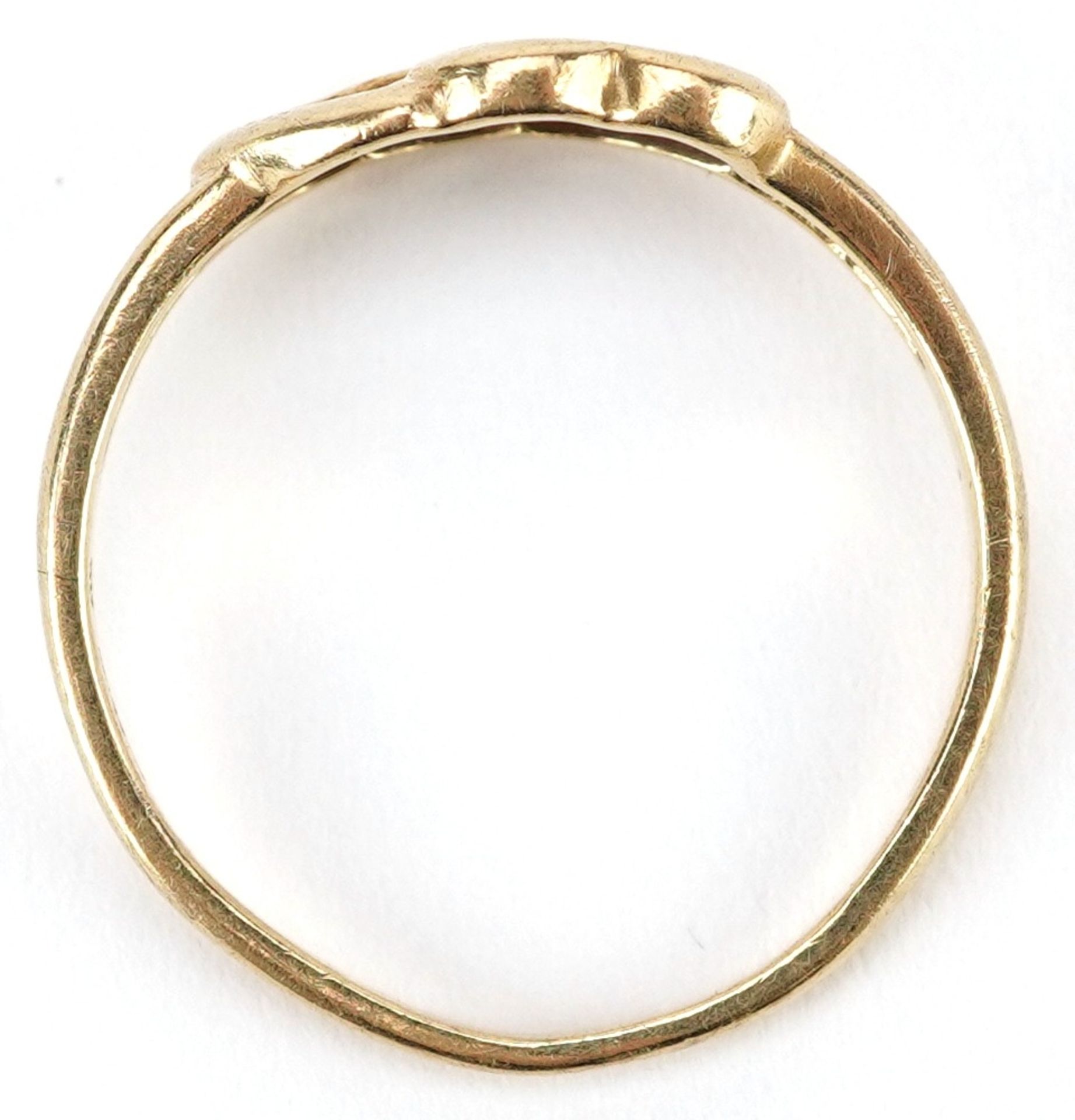 9ct gold interlocked love hearts ring, size O, 1.6g - Image 3 of 4