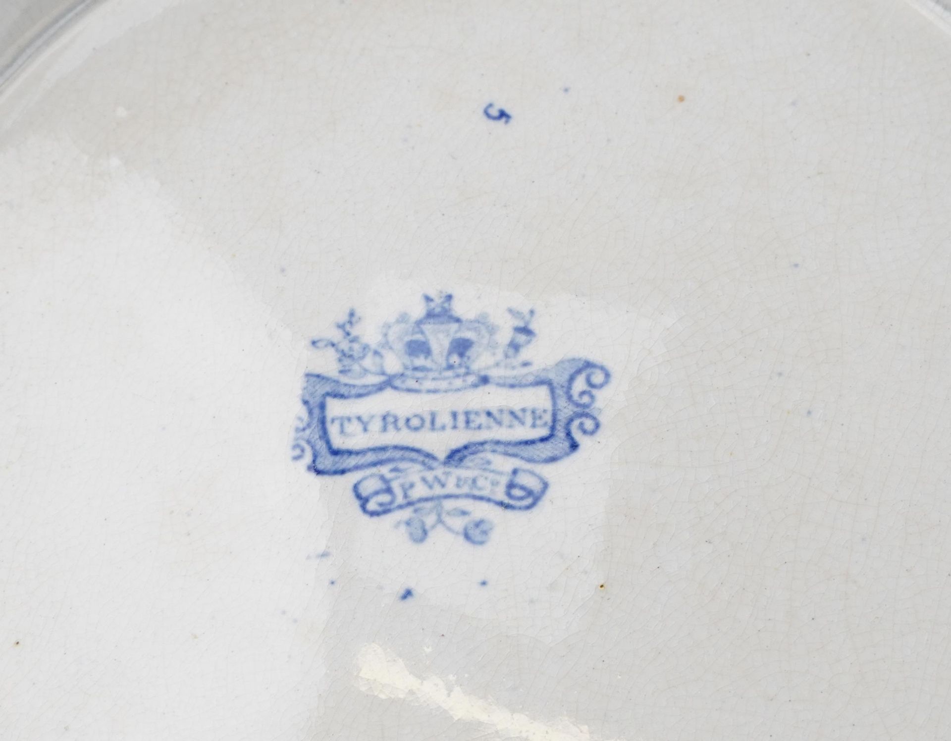 Victorian blue and white wash jug and basin, transfer printed in the Tyrolienne pattern and a - Bild 10 aus 10
