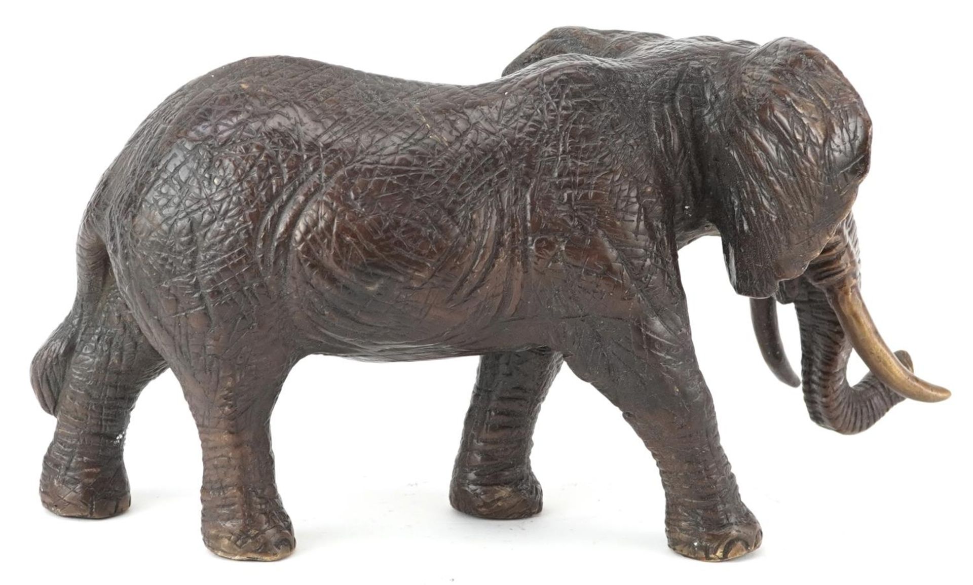 Japanese patinated okimono of a bull elephant, 30cm in length - Bild 4 aus 7