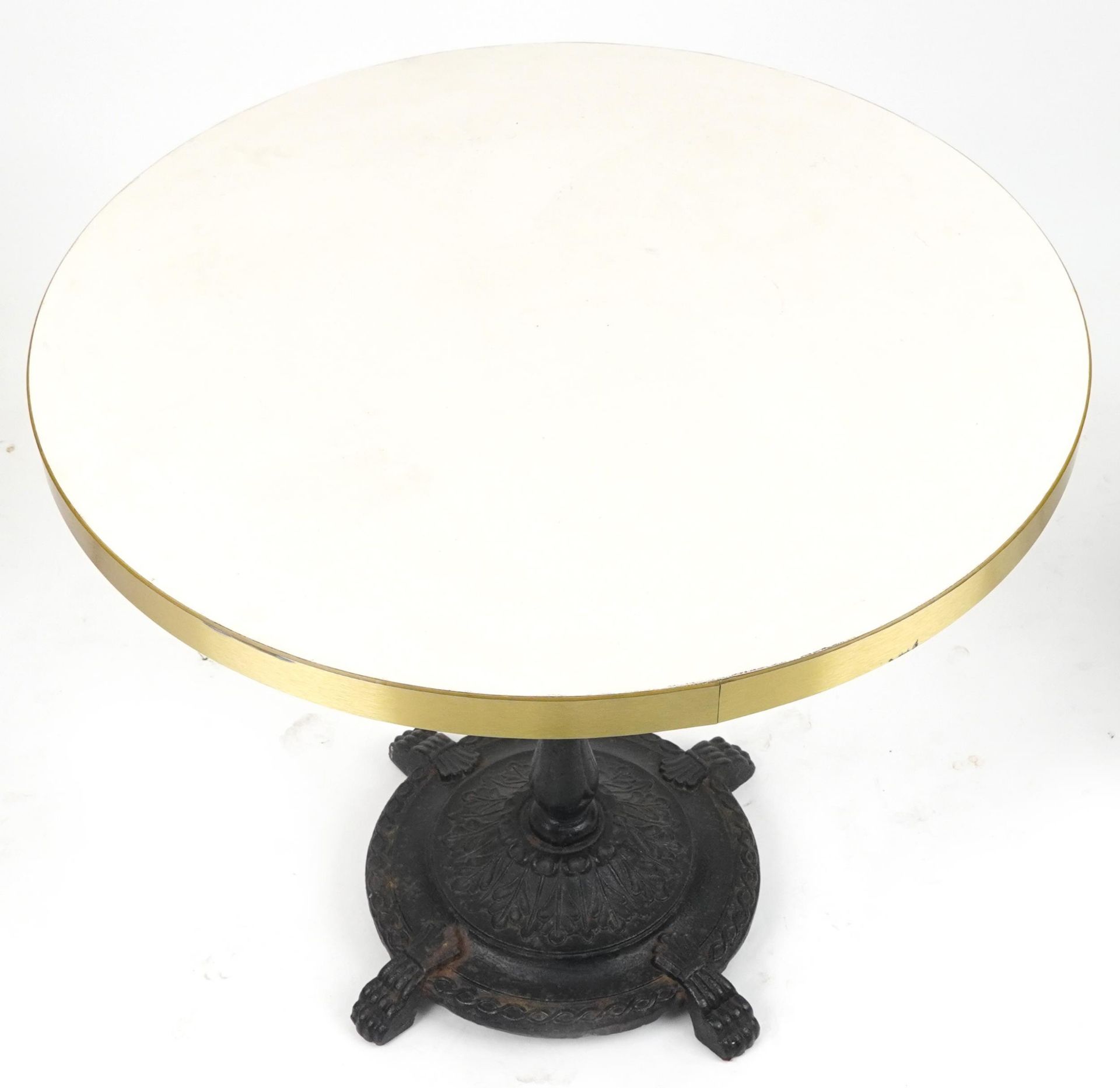 Contemporary circular bistro table with cast iron base and two mahogany chairs with cushions, the - Bild 3 aus 7