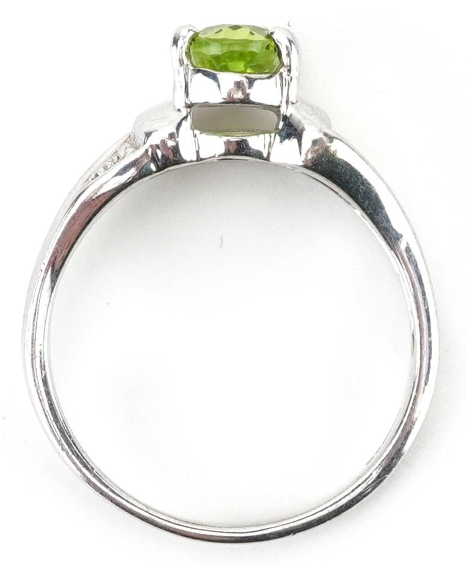 9ct white gold green stone ring, possibly tourmaline, size N, 3.1g - Image 3 of 4