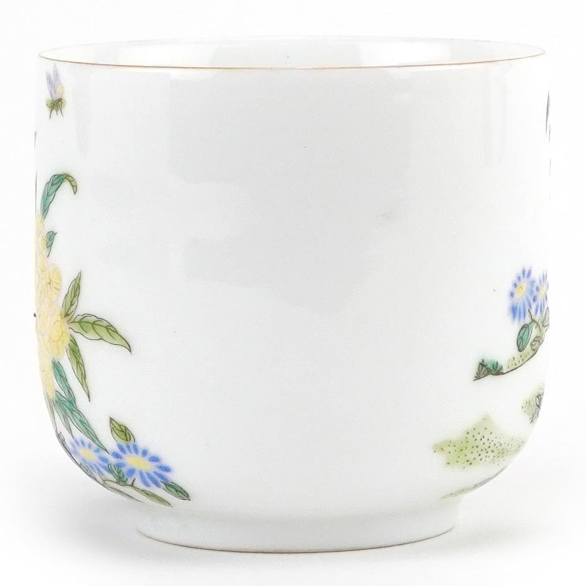 Chinese porcelain cup hand painted with two cockerels in a landscape, four figure character marks to - Image 3 of 7