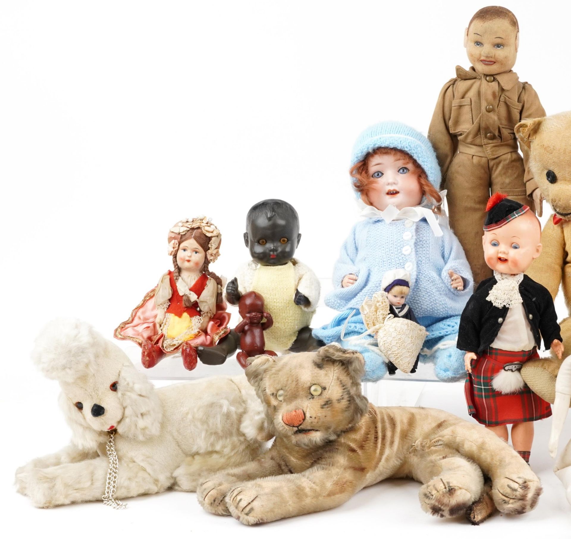 Vintage and later toys including a Merrythought soldier, straw filled tiger, golden teddy bear - Image 2 of 3