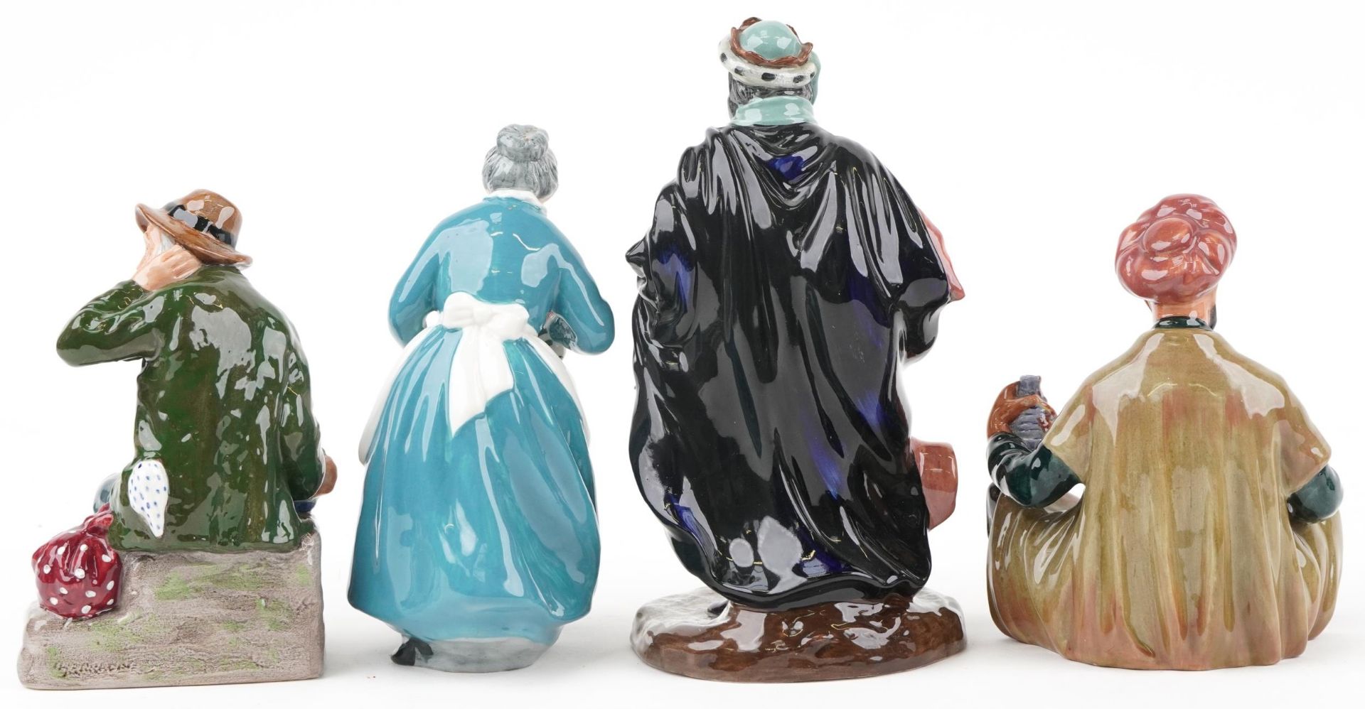 Four Royal Doulton figures and figurines comprising Good King Wenceslas, Omar Khayyam, Owd Willum - Bild 2 aus 4