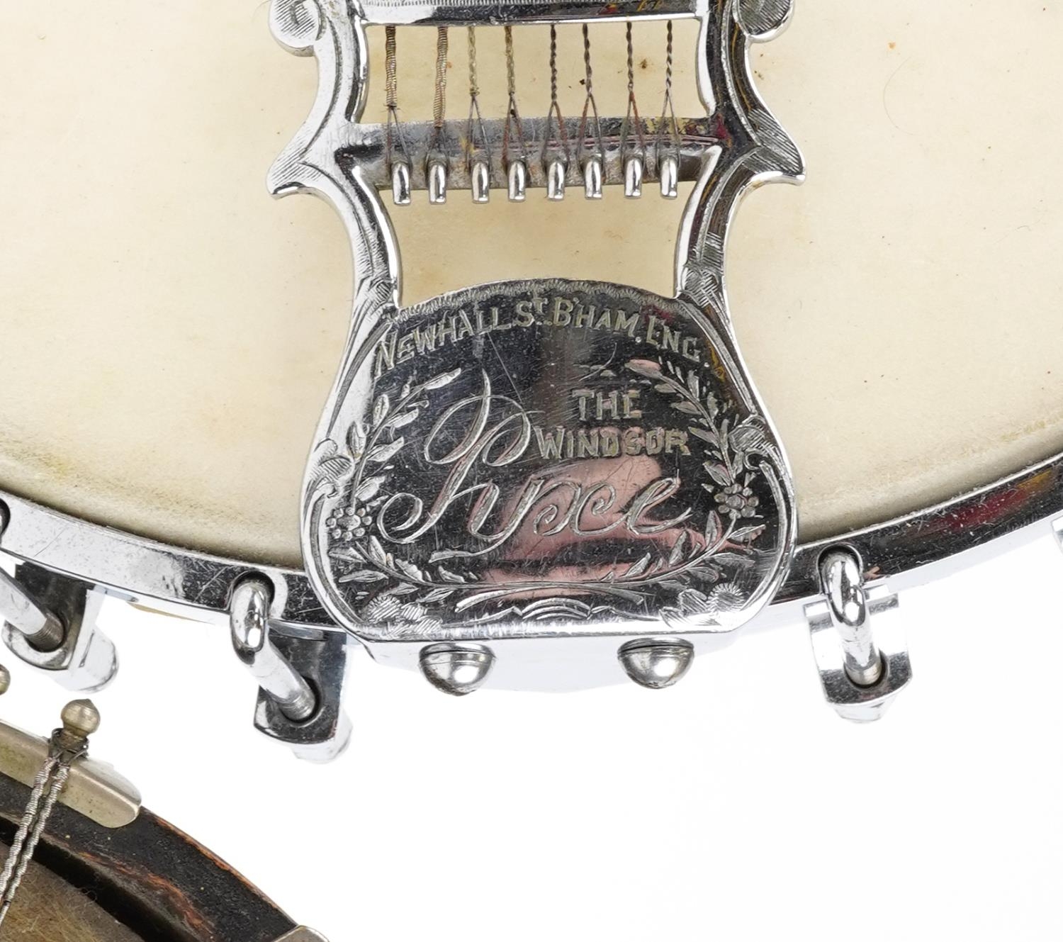 Two vintage eight string musical instruments comprising a Windsor Premier Banjolin model 1 with - Image 3 of 6