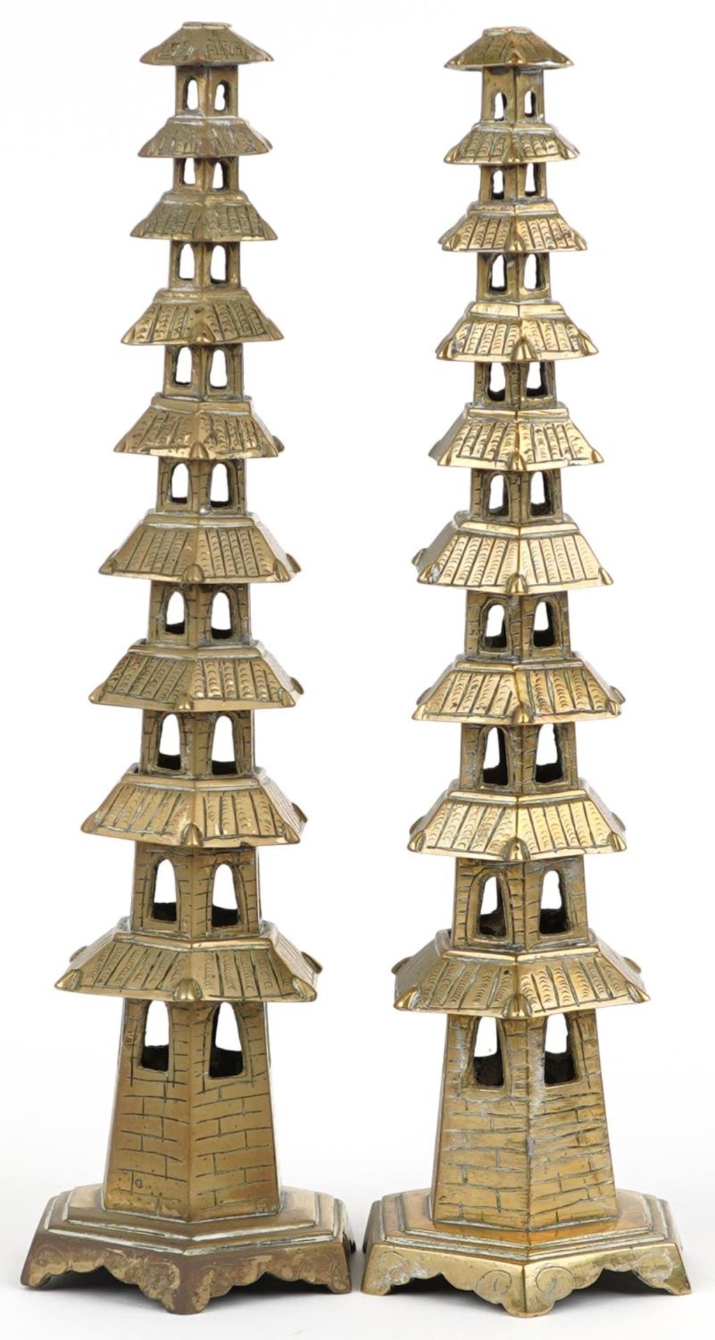 Pair of Chinese brass or bronze incense burners in the form of pagodas, 34cm high - Bild 2 aus 6