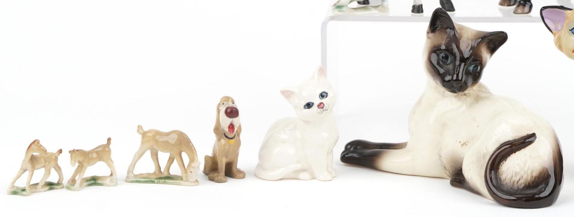 Collectable china including Beswick horses, Beswick Siamese cat and a Wade Disney blow up Siamese - Image 3 of 5