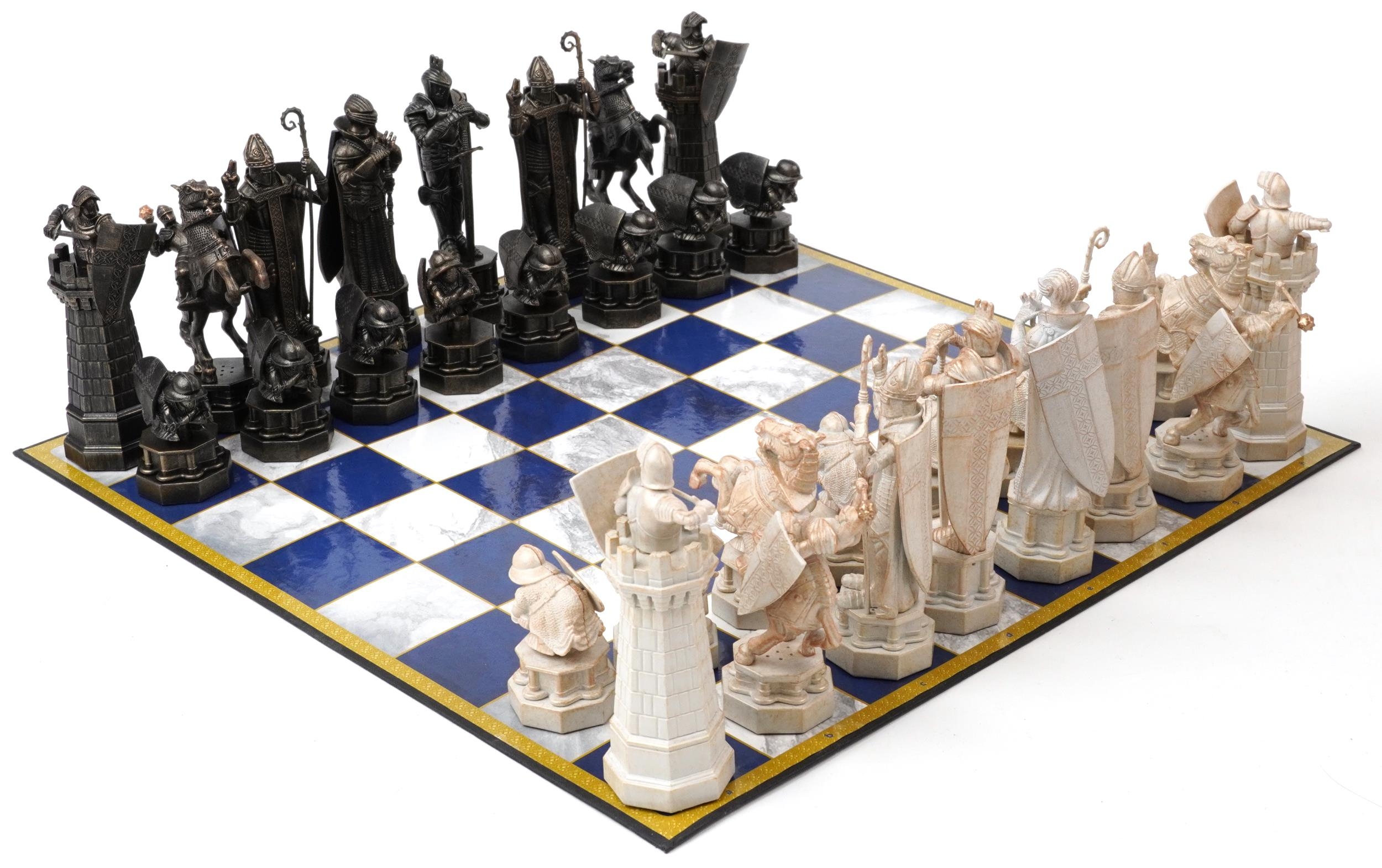 Harry Potter chess set with board and magazine published by D'Agostino 2007, the largest pieces - Image 5 of 9